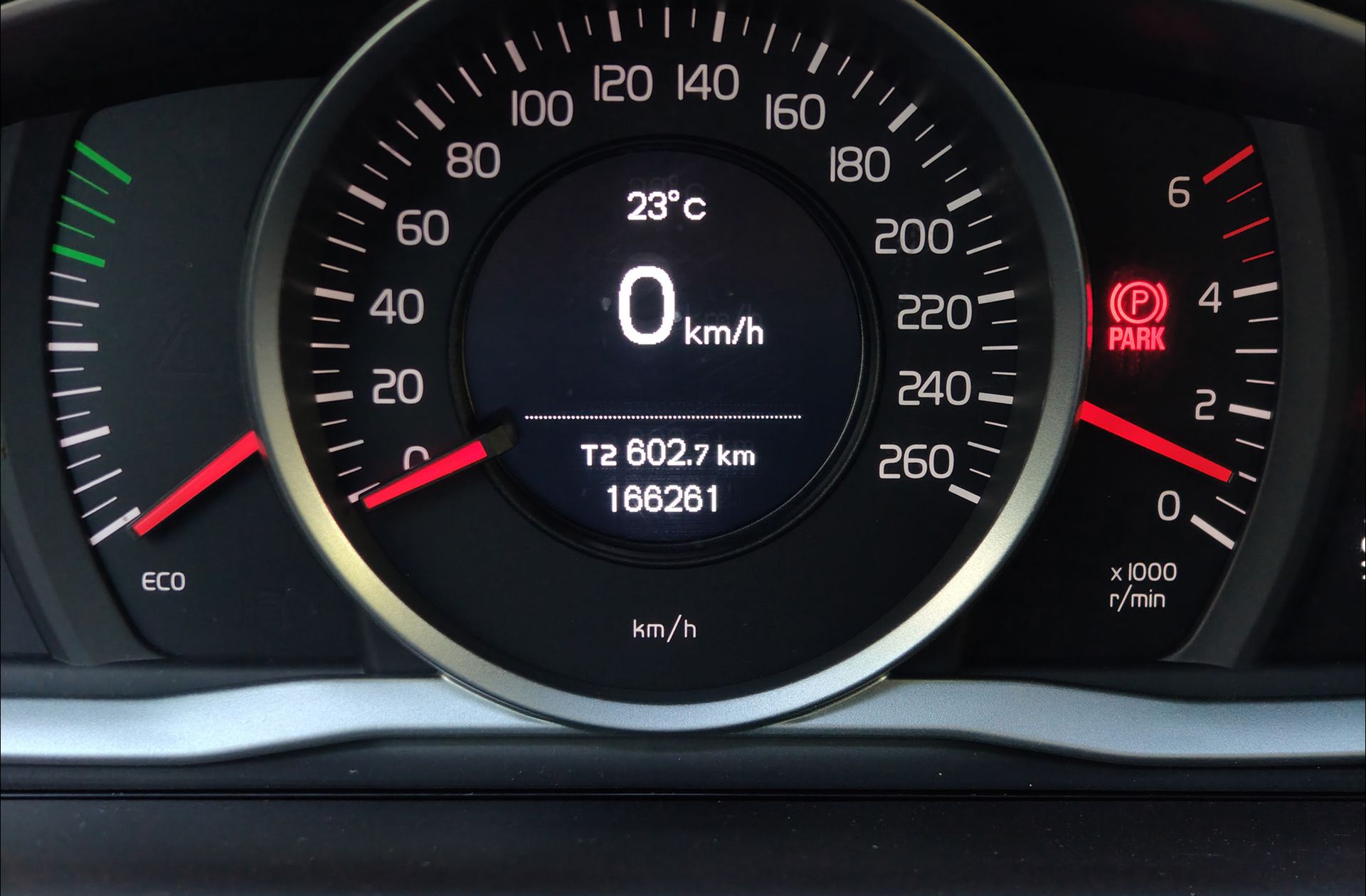 Volvo XC60 D3 Momentum - foto 9