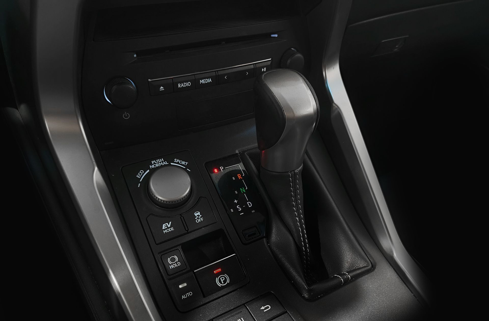 Lexus NX 300h Corporate 2WD Navibox - foto 5