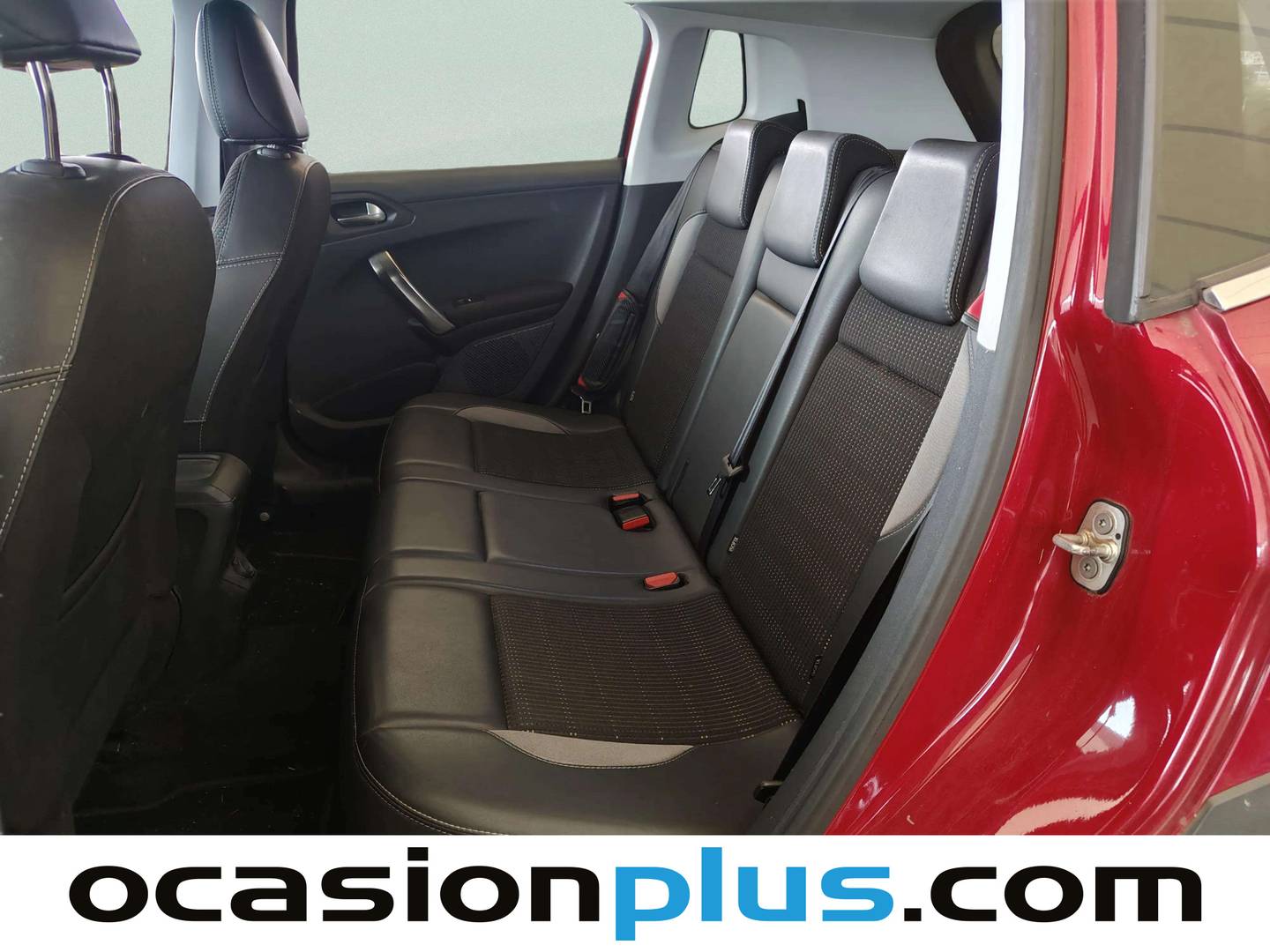 Foto asientos traseros Peugeot 2008 Peugeot 2008 BlueHDi 120 S&S Allure EAT6 (120 CV)