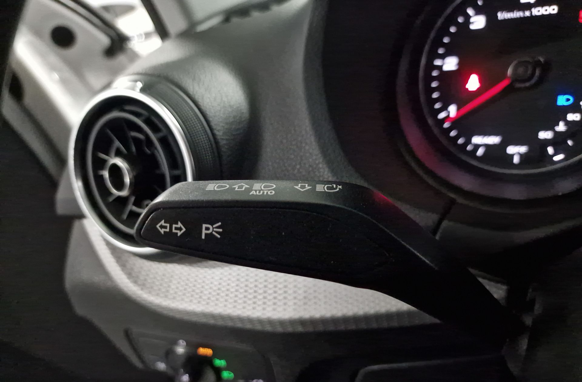 Audi Q2 30 TDI - foto 26
