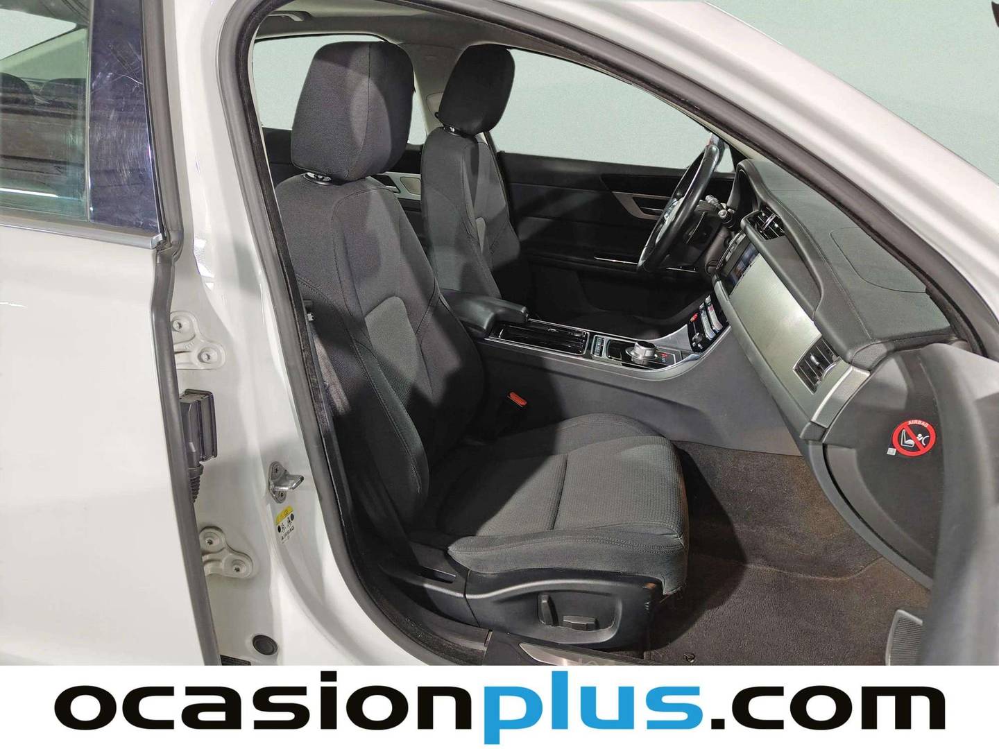 Foto Jaguar XF Jaguar XF 2.0 D Pure Auto (180 CV)