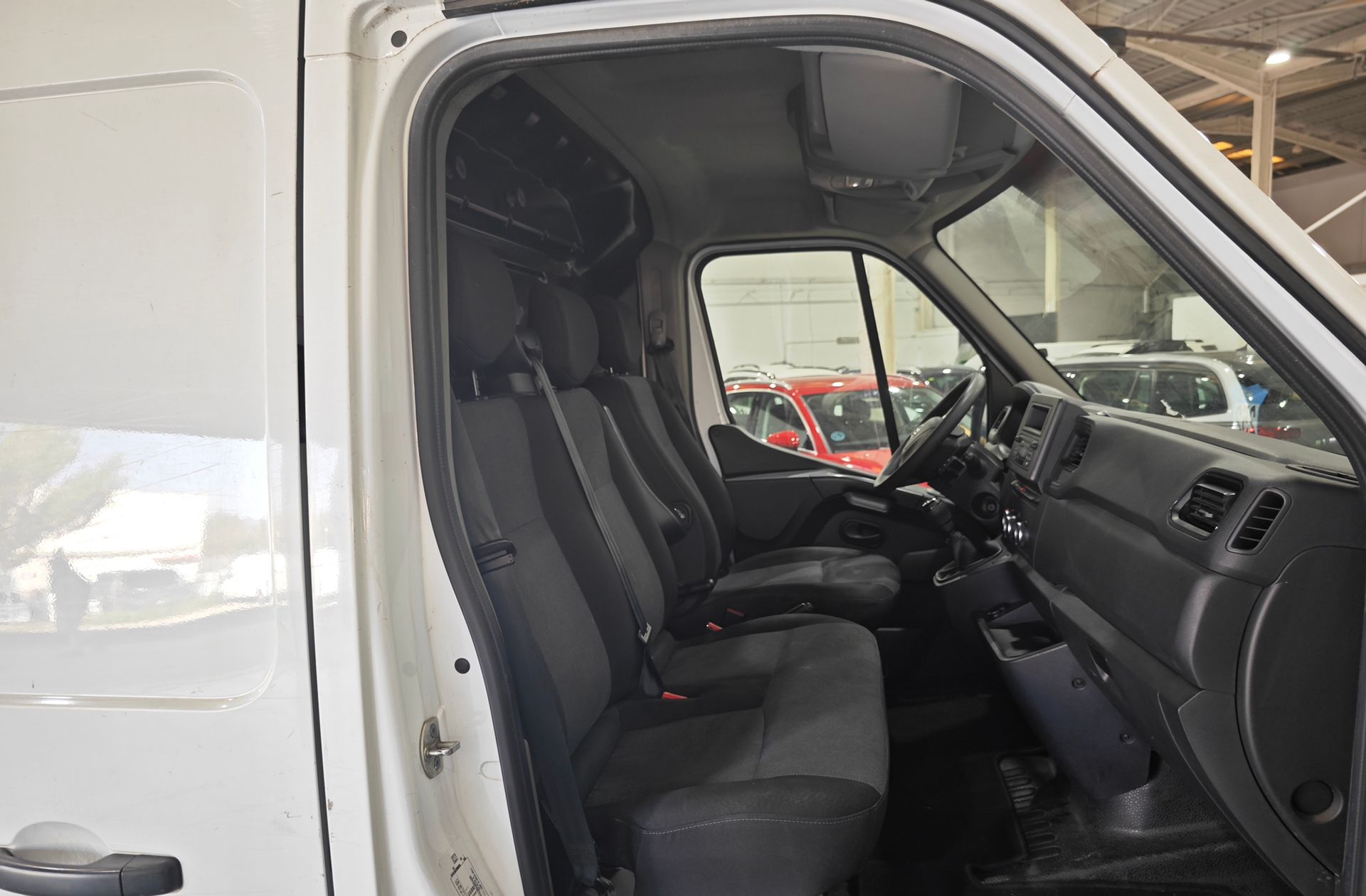 Nissan Interstar 2.3 dCi L2H2 3,5T FWD GO - foto 13