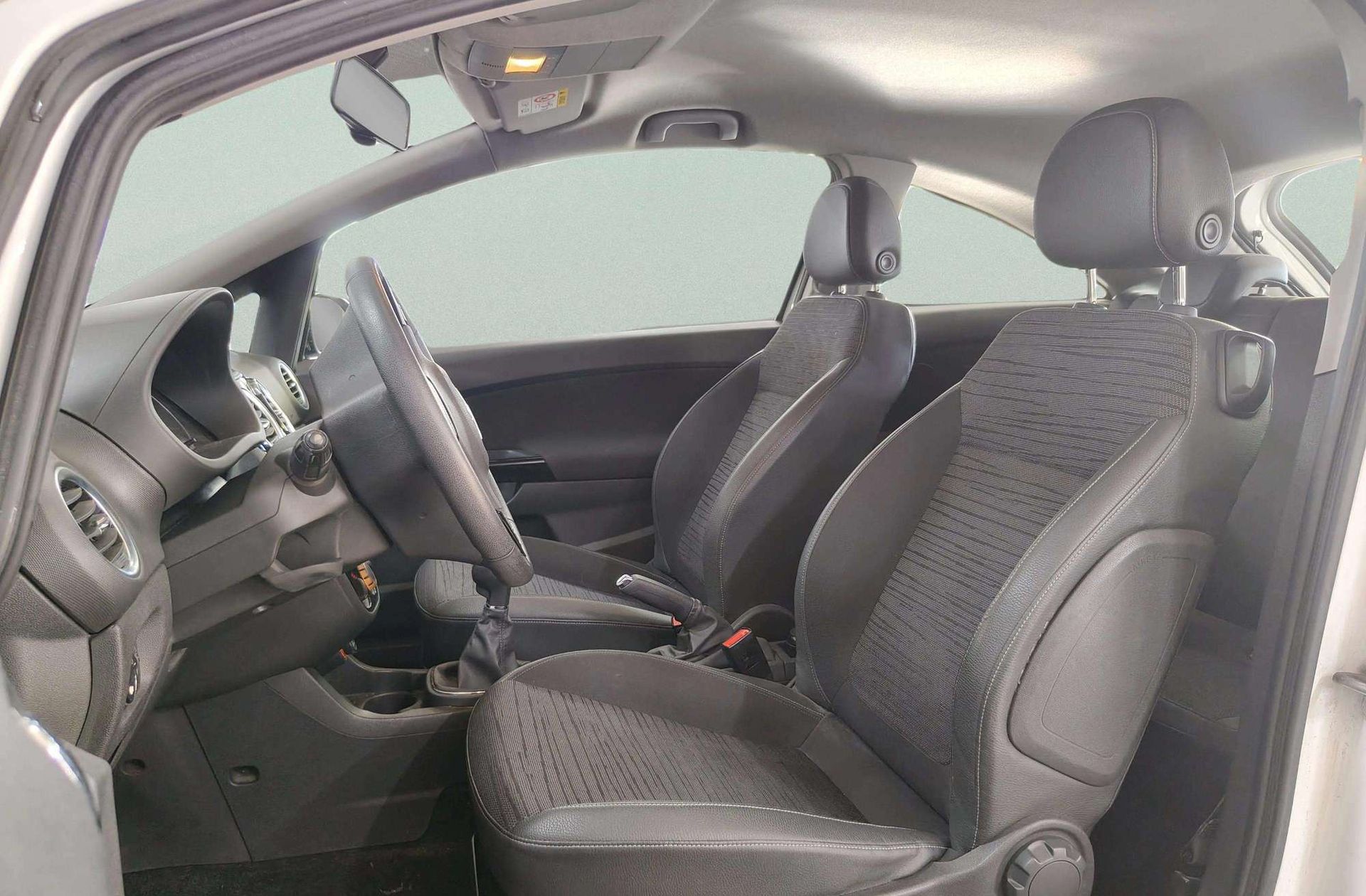 Opel Corsa 1.4 Selective - foto 9