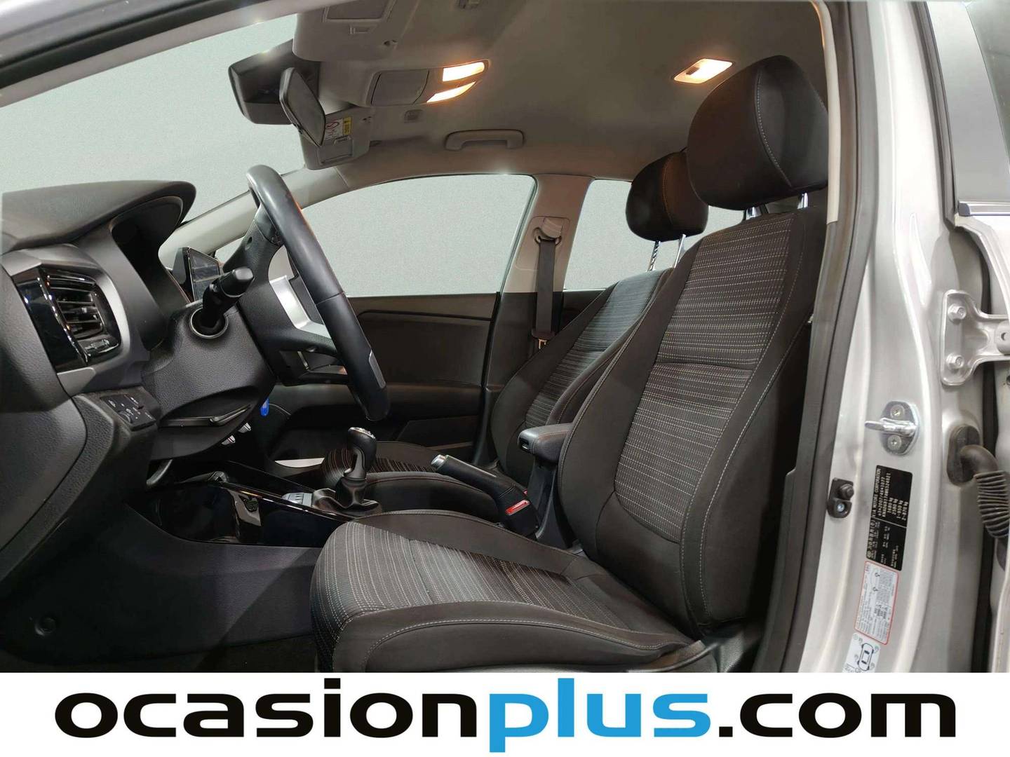 Foto KIA Stonic Kia Stonic 1.0 T-GDi MHEV Drive iMT (120 CV)