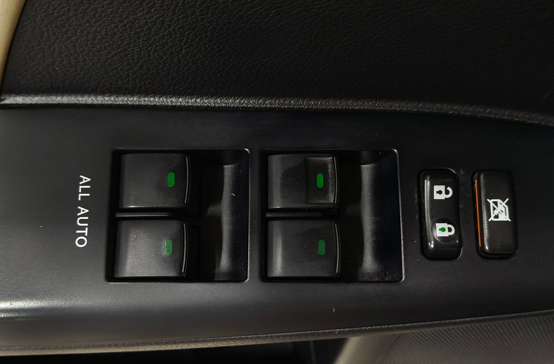 Lexus CT 200h Hybrid Plus MY12 - foto 33