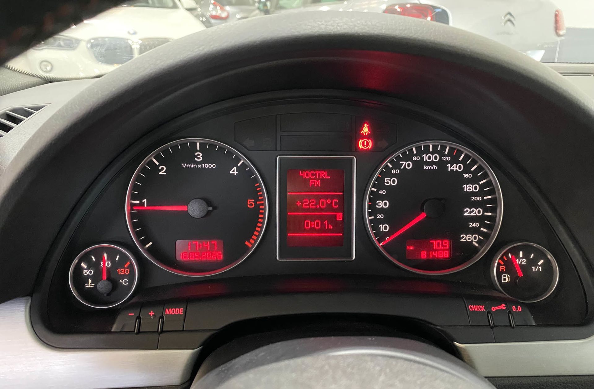 Audi A4 2.0 TDI - foto 18