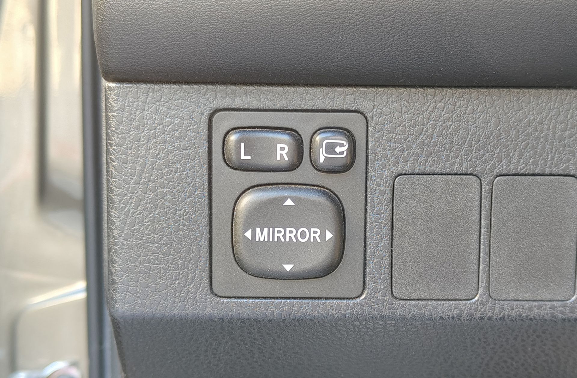 Toyota RAV4 150D 2WD Advance - foto 27