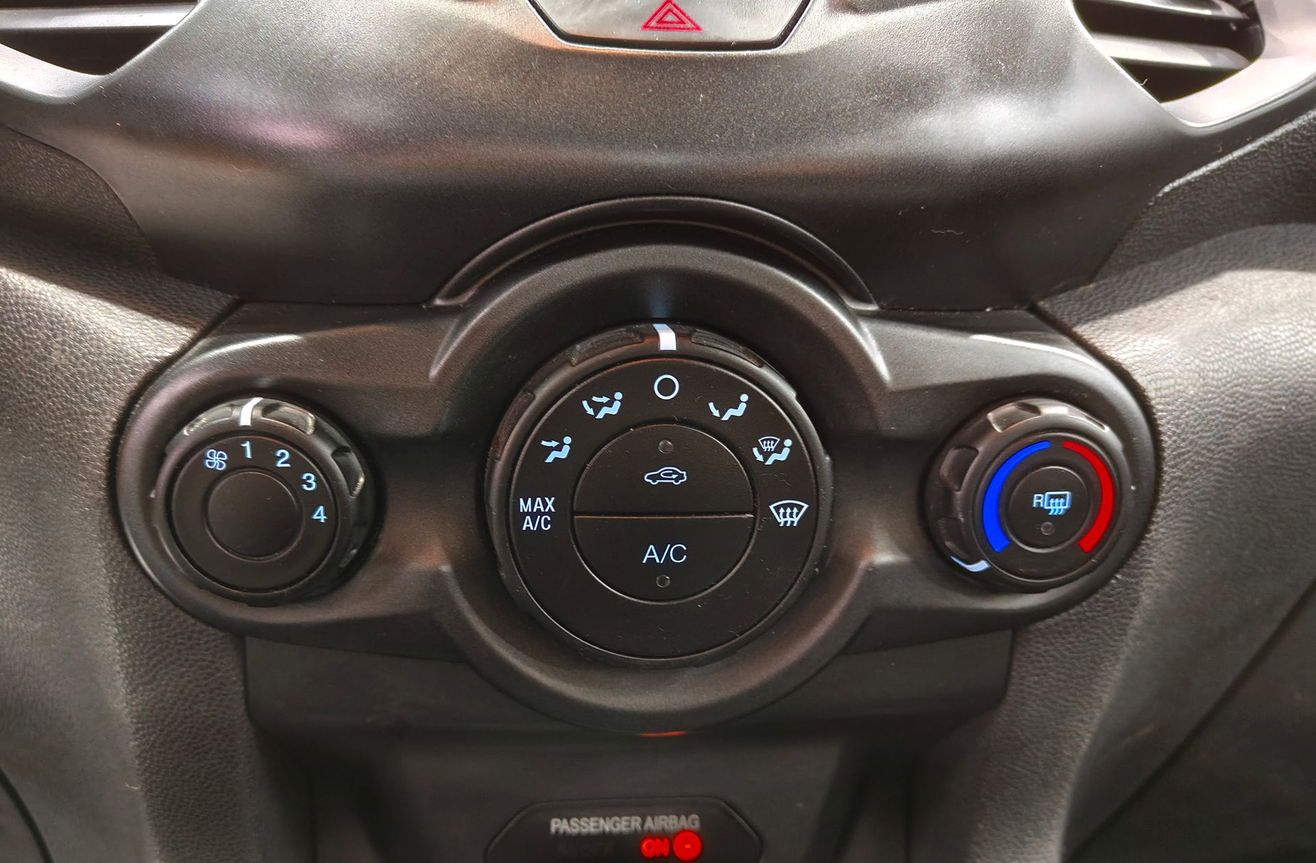 Ford EcoSport 1.5 TDCi Trend - foto 25