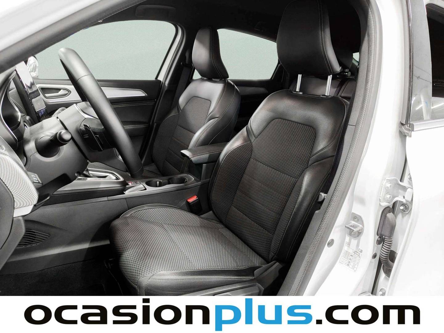 Foto asientos delanteros Renault Arkana Renault Arkana Techno TCe 140 Mild hybrid EDC (140 CV)