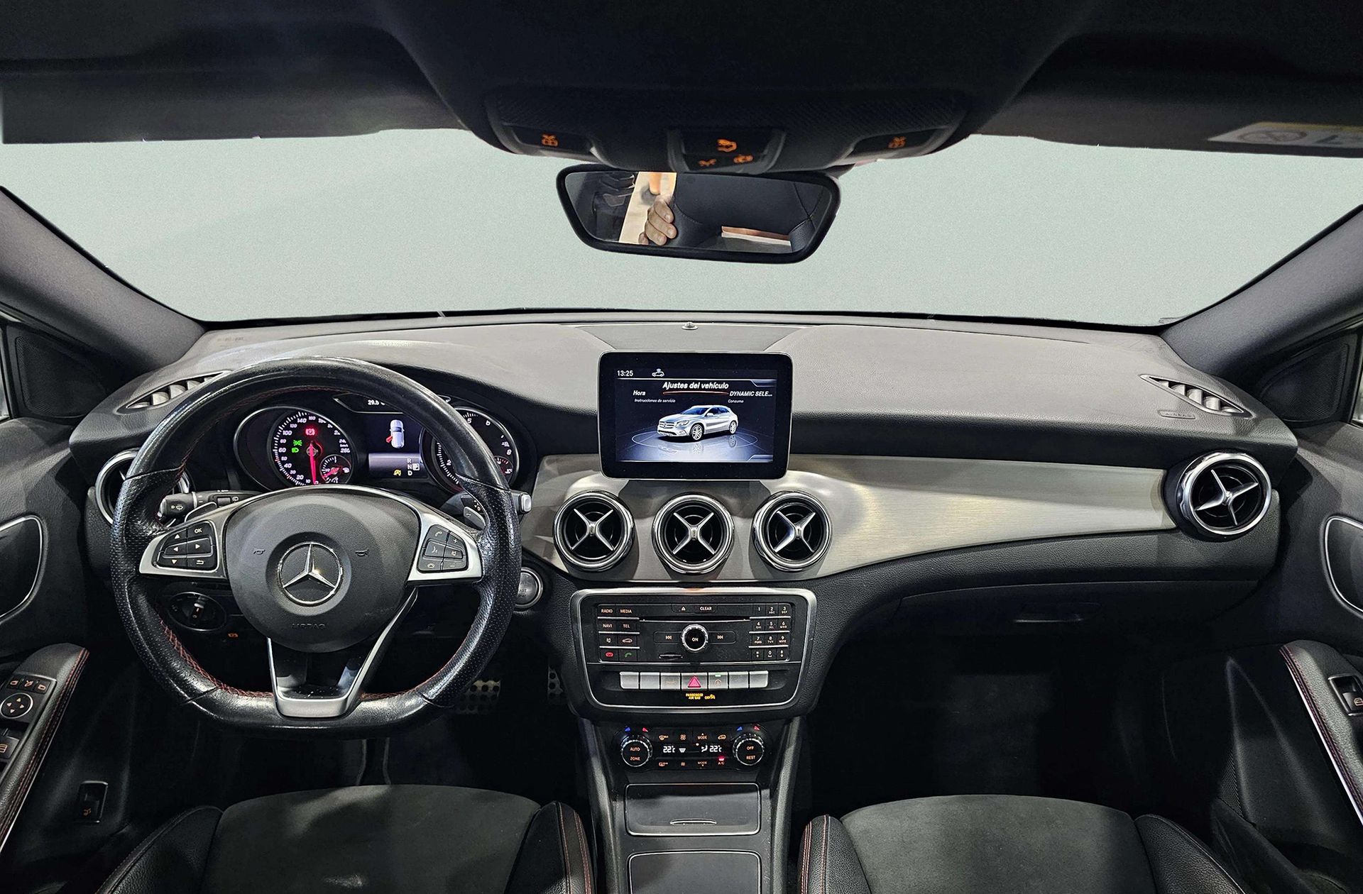Mercedes-Benz GLA 180 Pack AMG - foto 6