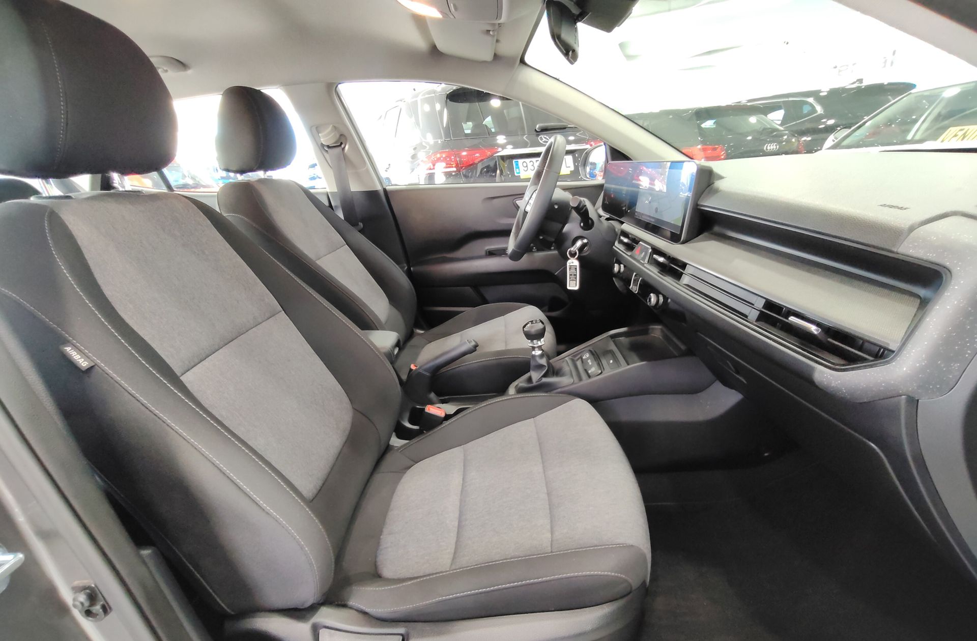 Kia Stonic 1.0 T-GDi MHEV Concept - foto 18