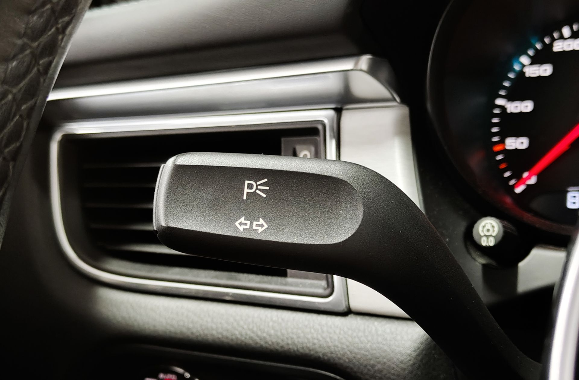 Porsche Macan Turbo - foto 41