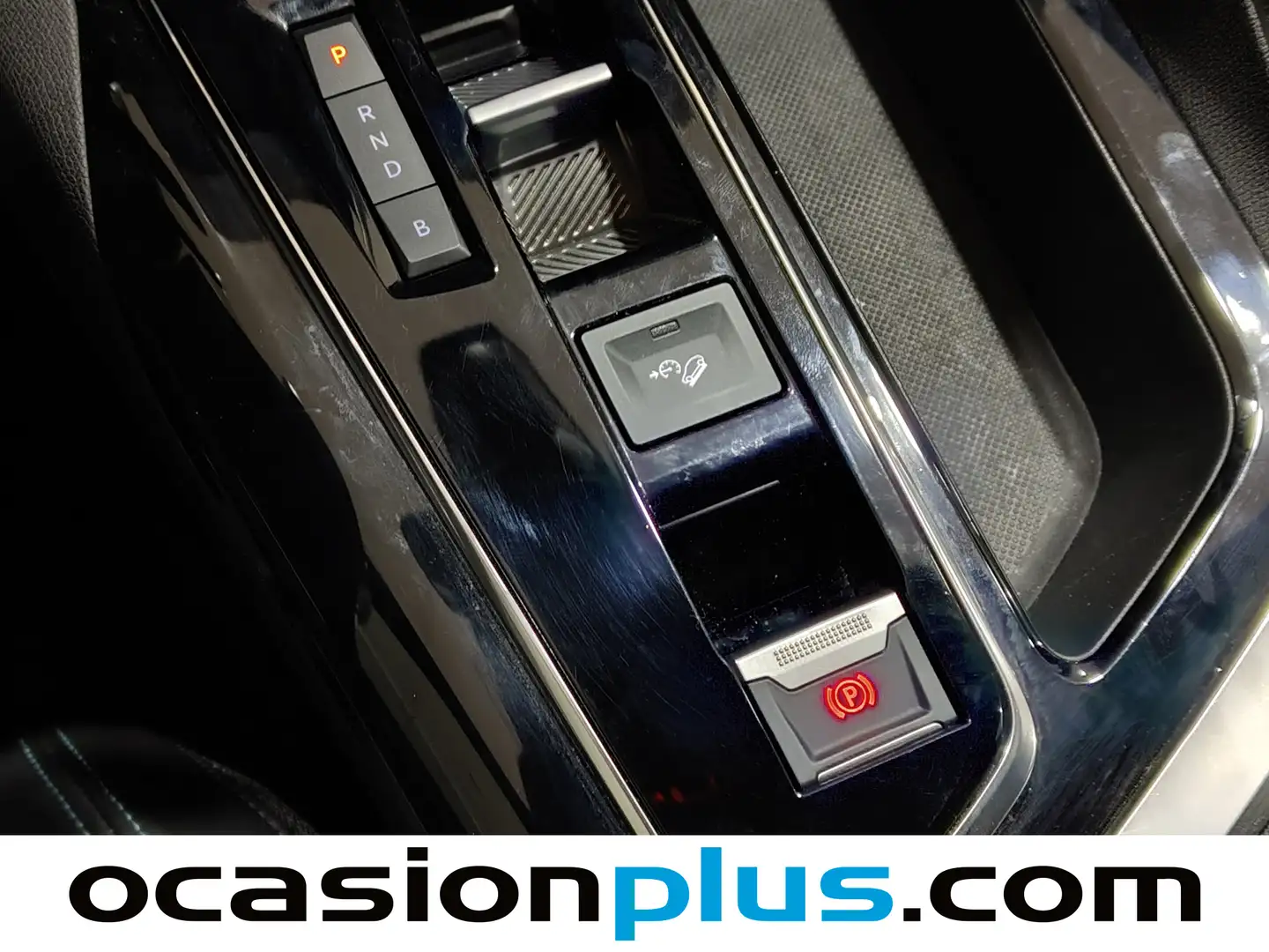 Foto Peugeot 3008 Hybrid Peugeot 3008 Hybrid 300 Allure Pack e-EAT8 (300 CV)