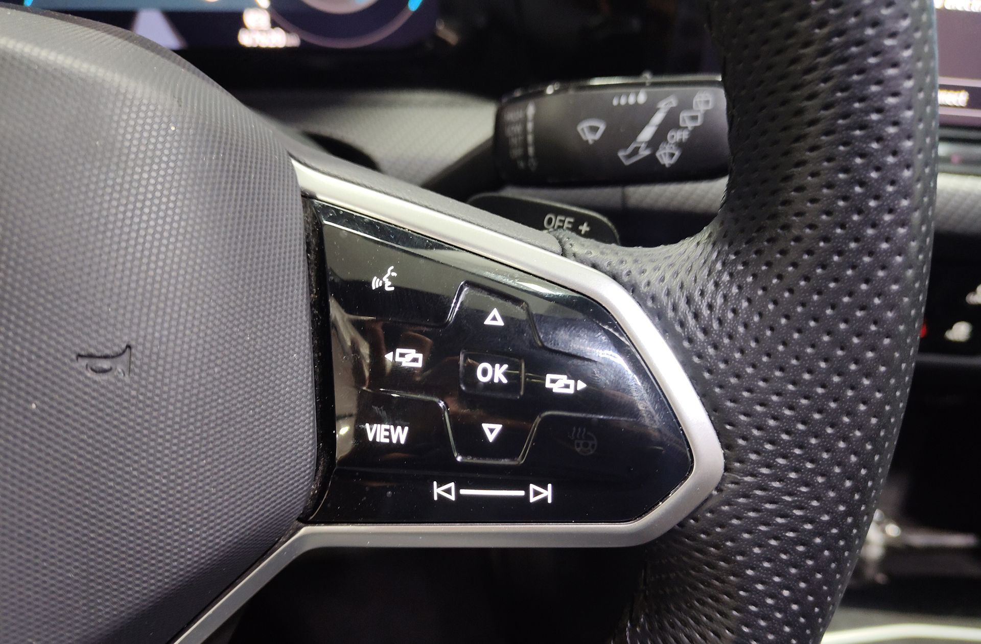 Volkswagen Golf R-Line 1.5 eTSI DSG - foto 28