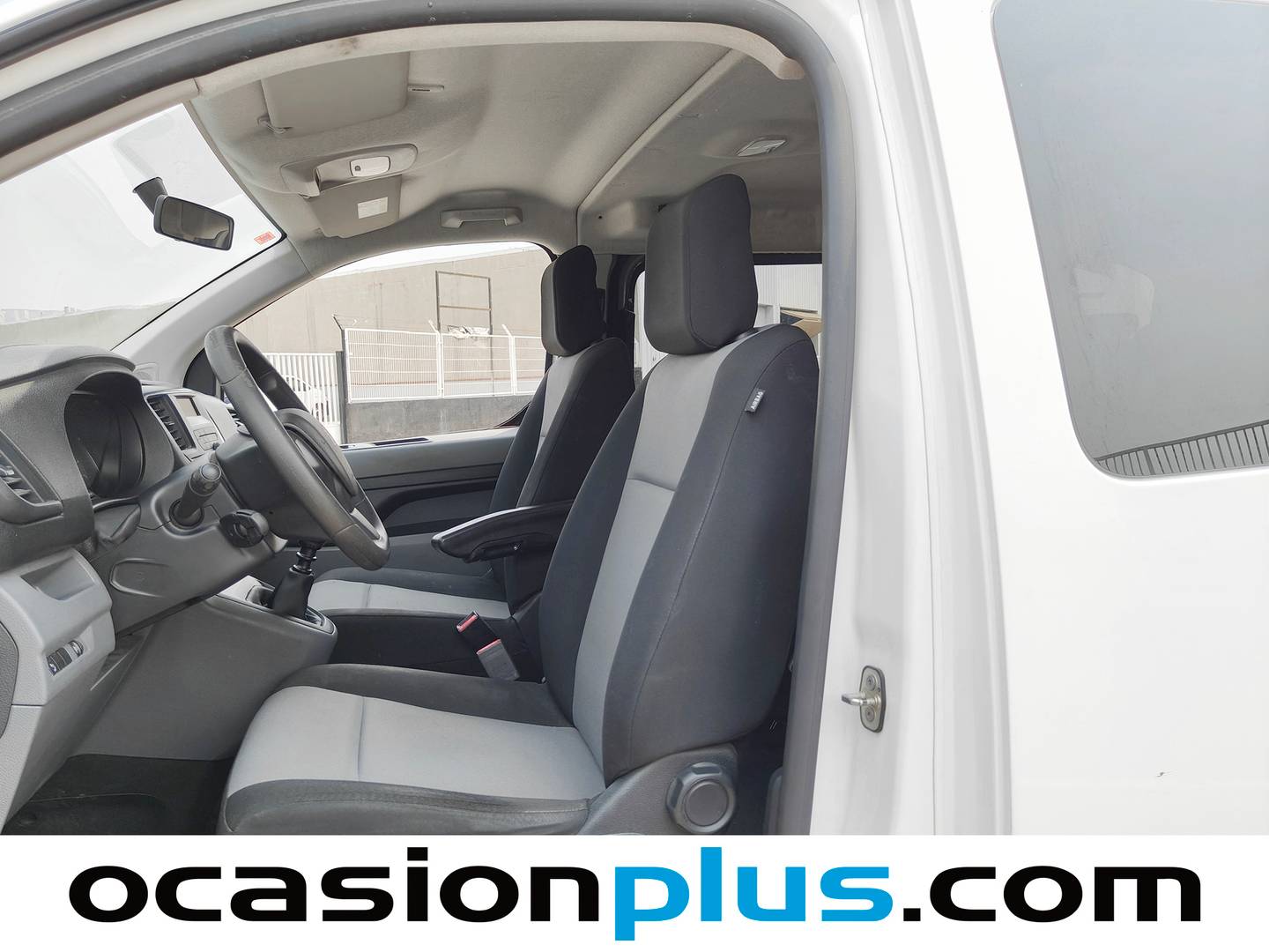 Foto asientos delanteros Peugeot Expert Peugeot Expert Combi BlueHDi 120 S&S Standard (120 CV)