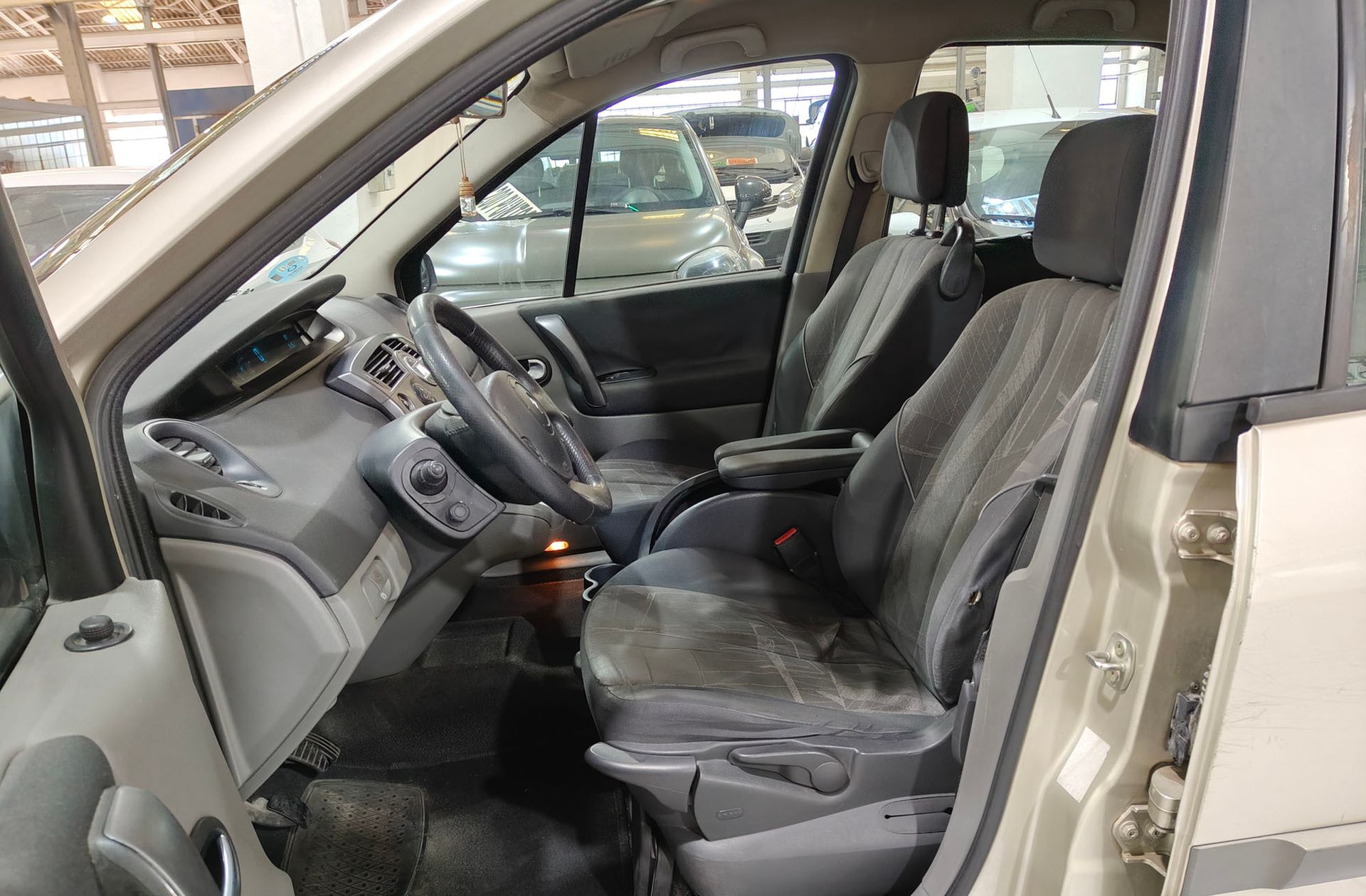 Renault Scénic Confort Dynamique 1.6 16V - foto 8