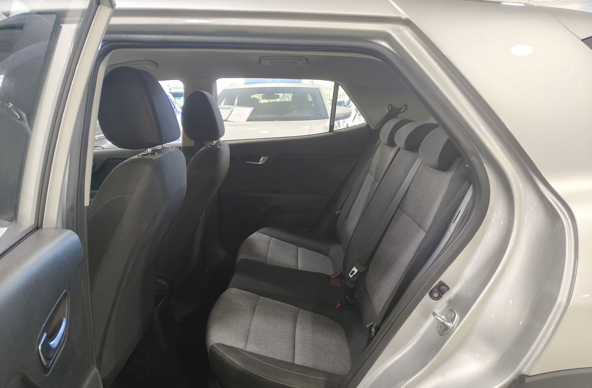 Kia Stonic 1.0 T-GDi Drive - foto 12