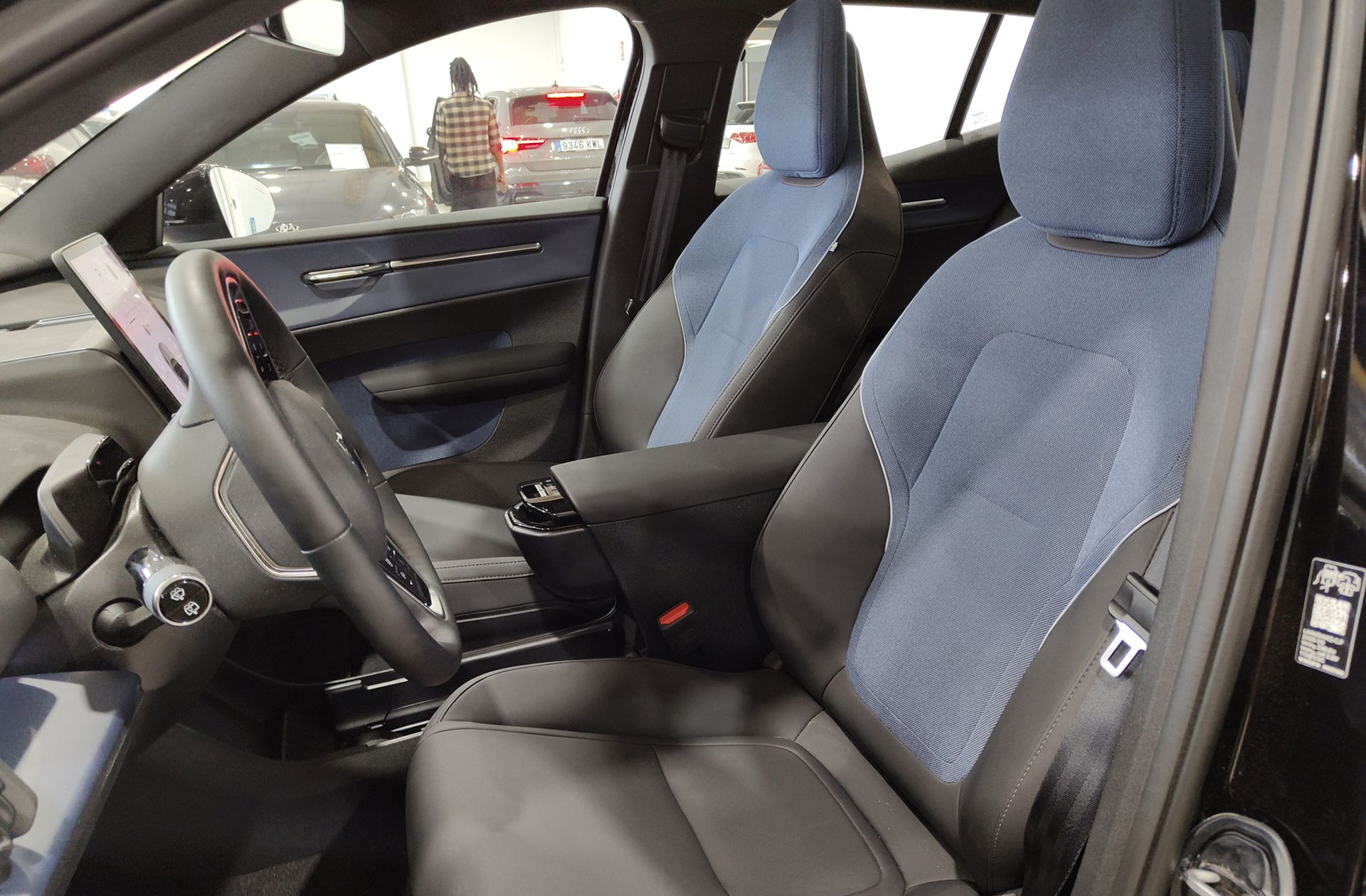 Volvo EX30 Twin Motor Ultra AWD - foto 11
