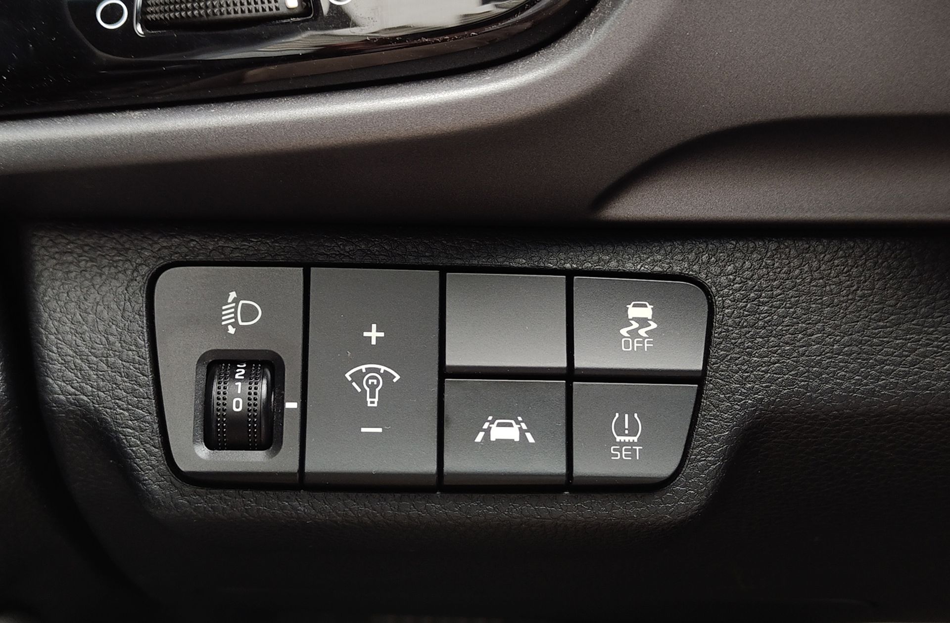 Kia Stonic 1.0 T-GDi Tech DCT - foto 12
