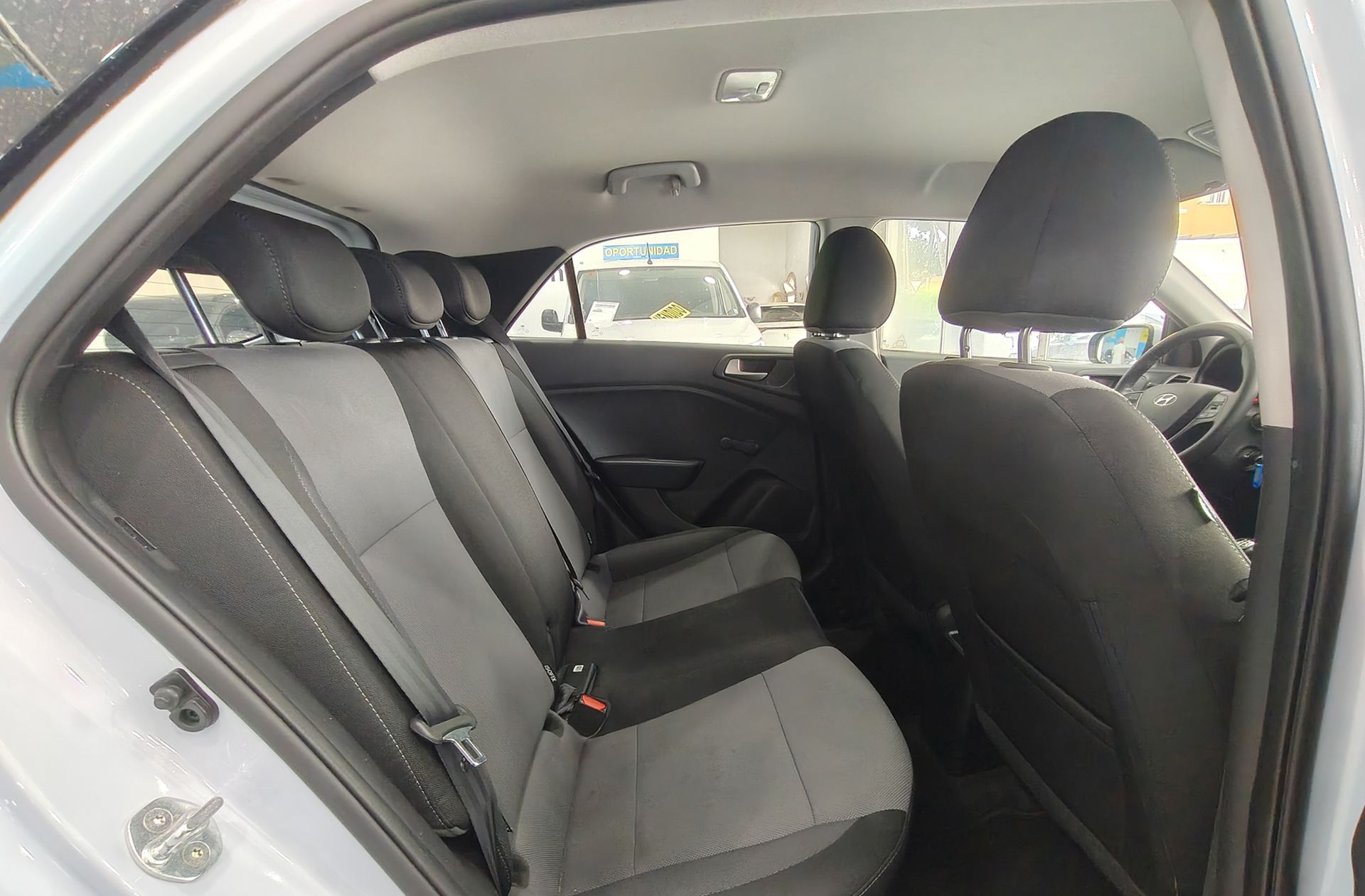 Hyundai i20 1.2 MPI Essence - foto 15