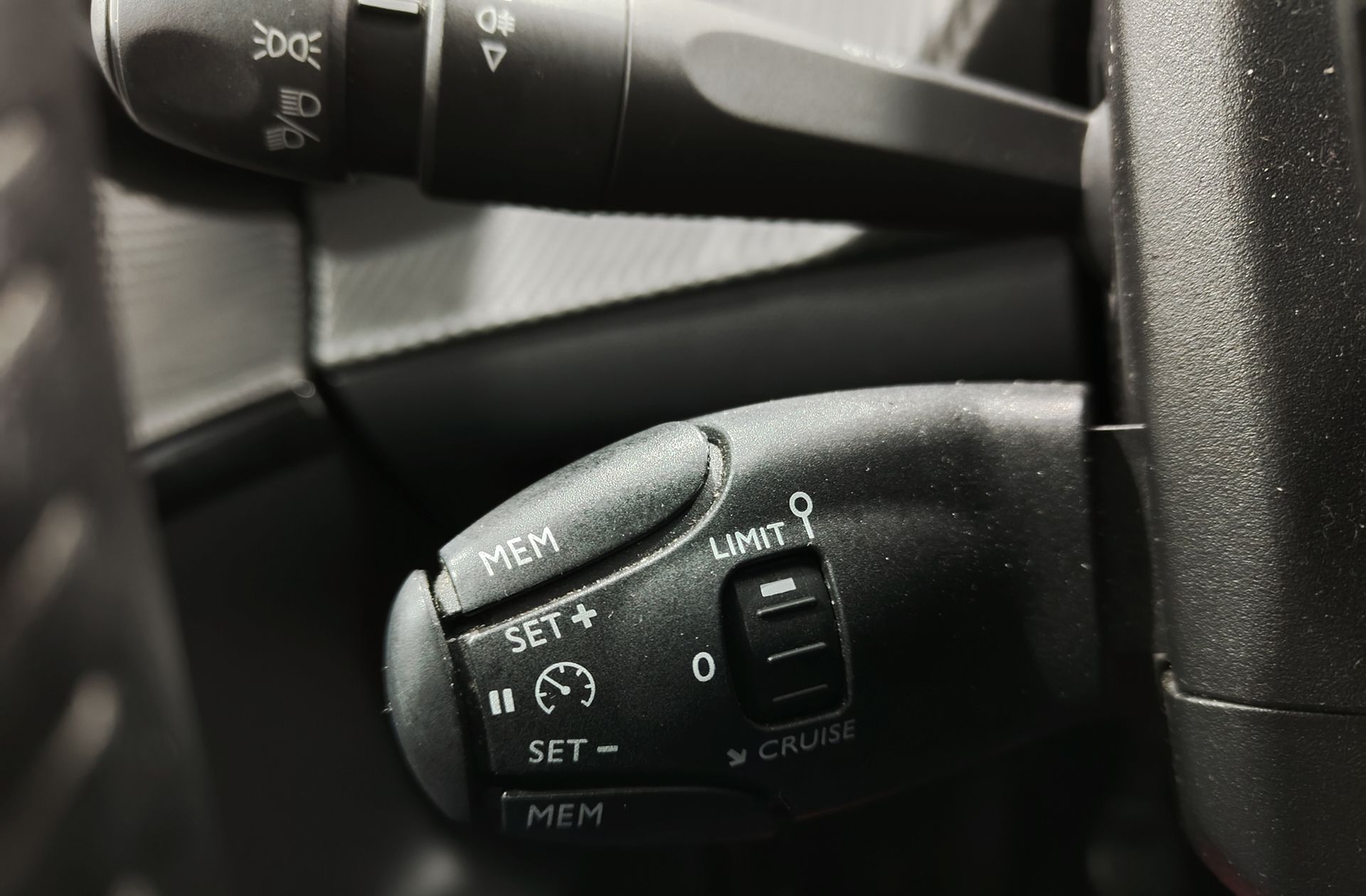 Peugeot 208 PureTech 100 Allure - foto 19