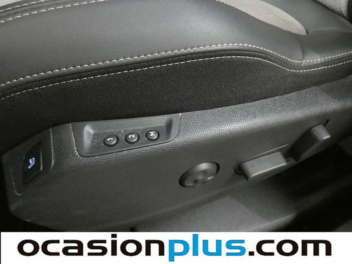 Foto Peugeot 3008 Hybrid Peugeot 3008 Hybrid 300 GT Pack e-EAT8 (300 CV)