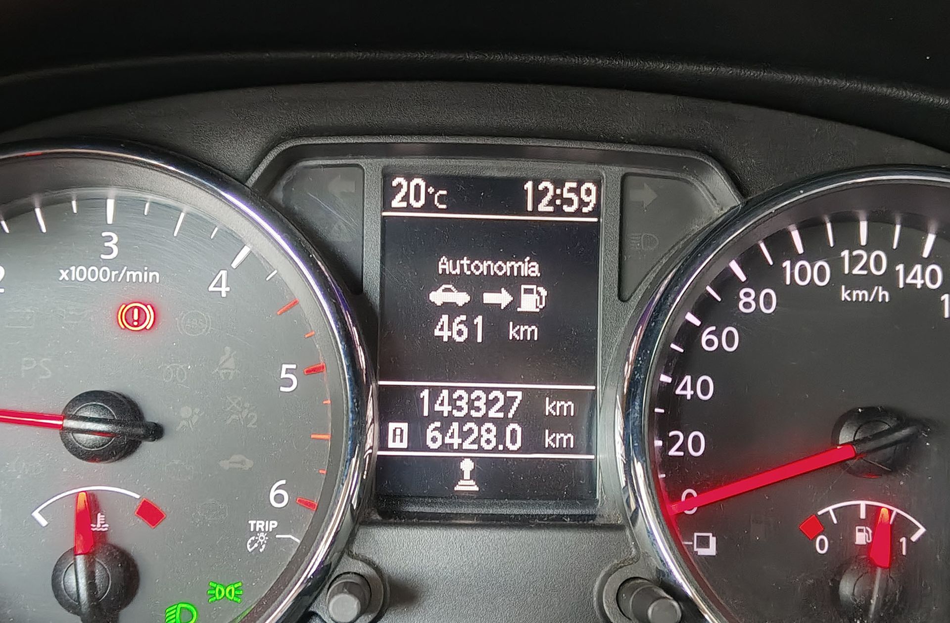 Nissan Qashqai 2.0 dCi Tekna Sport 4x2 - foto 9