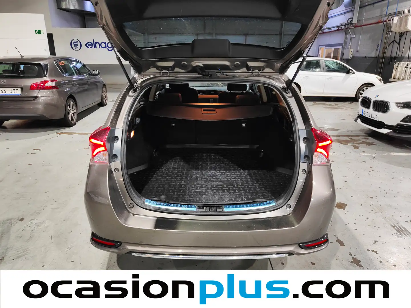 Foto Toyota Auris Toyota Auris 140H Hybrid Touring Sports Feel! Edition+LED (136 CV)