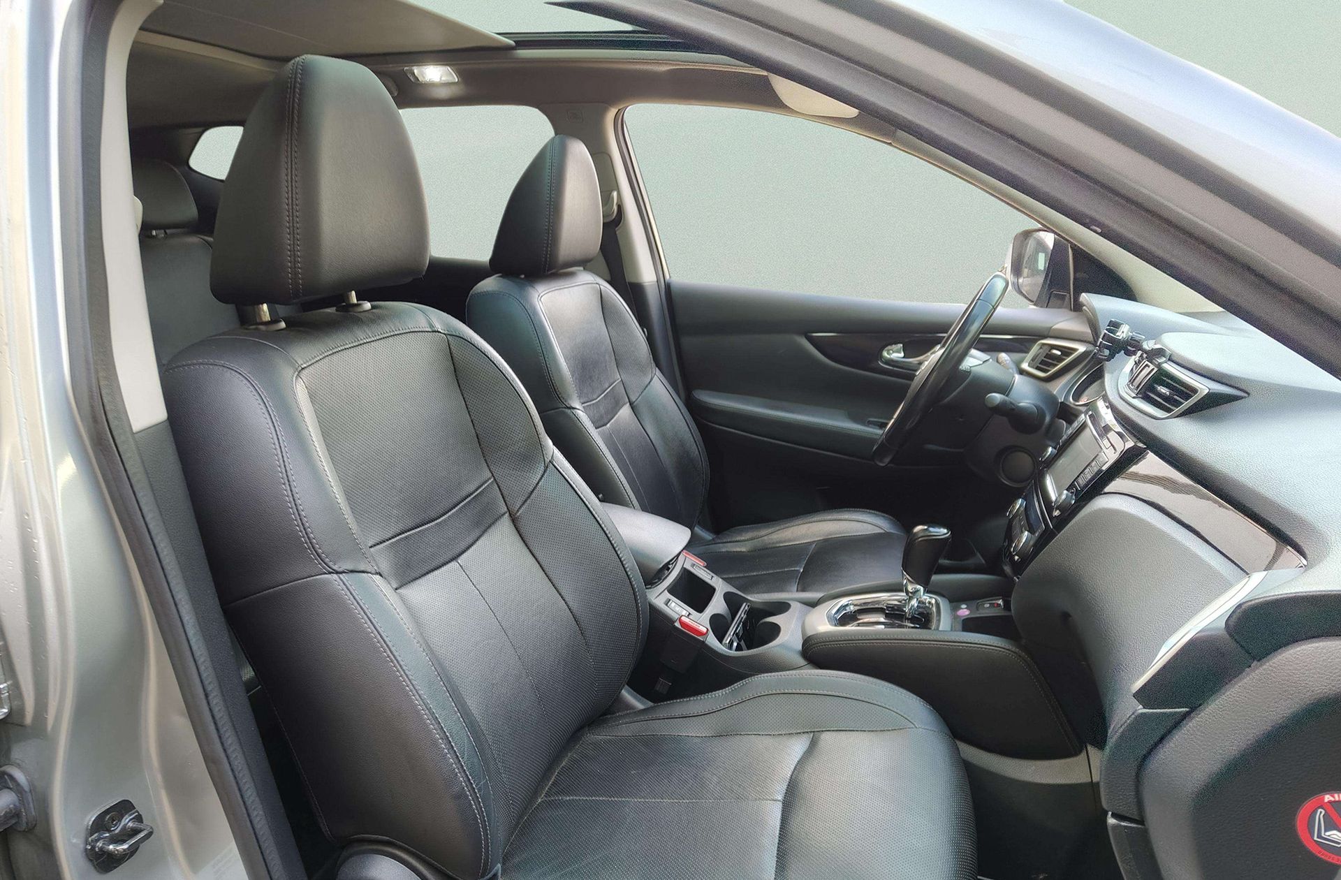 Nissan Qashqai 1.6 dCi Tekna Premium 4x2 XTronic - foto 23