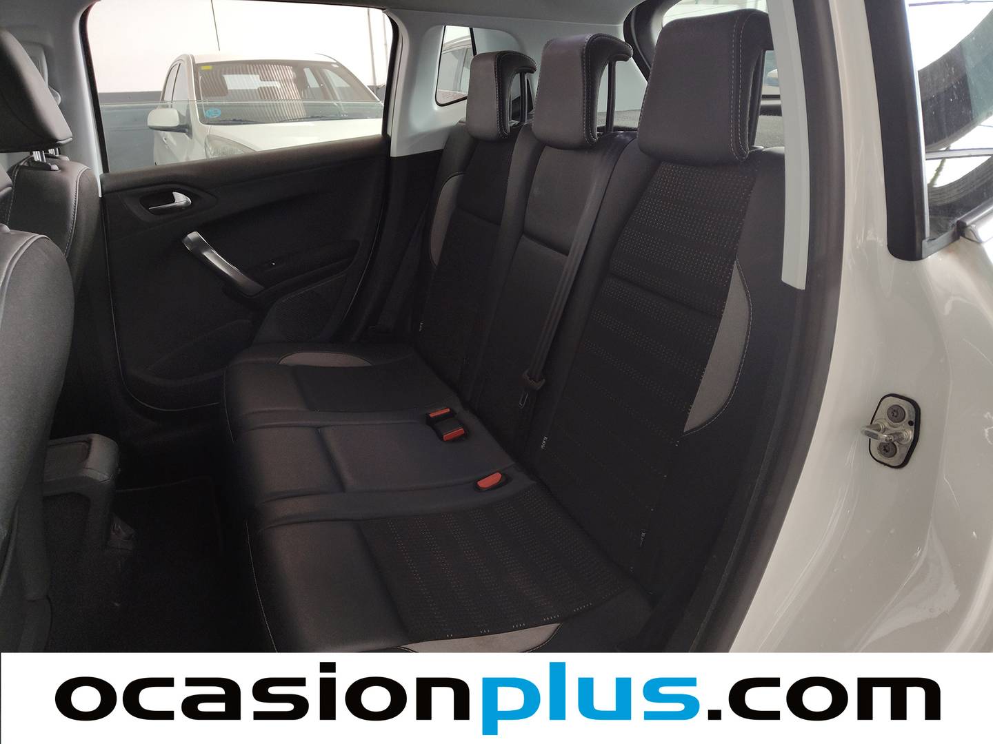 Foto asientos traseros Peugeot 2008 Peugeot 2008 PureTech 110 S&S Allure EAT6 (110 CV)