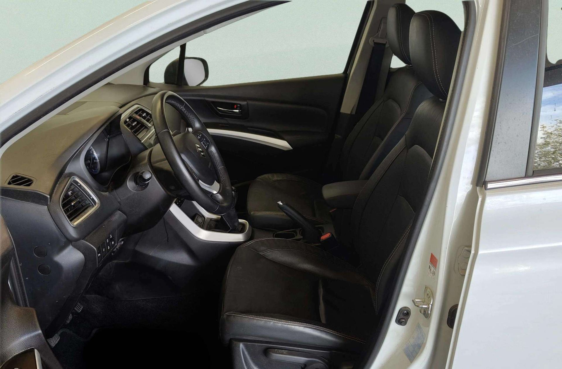 Suzuki S-Cross 1.0 Ditc GLX - foto 9