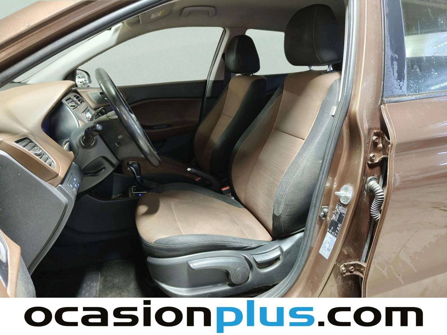 Foto Hyundai i20 Hyundai i20 1.4 MPI Klass Auto (100 CV)