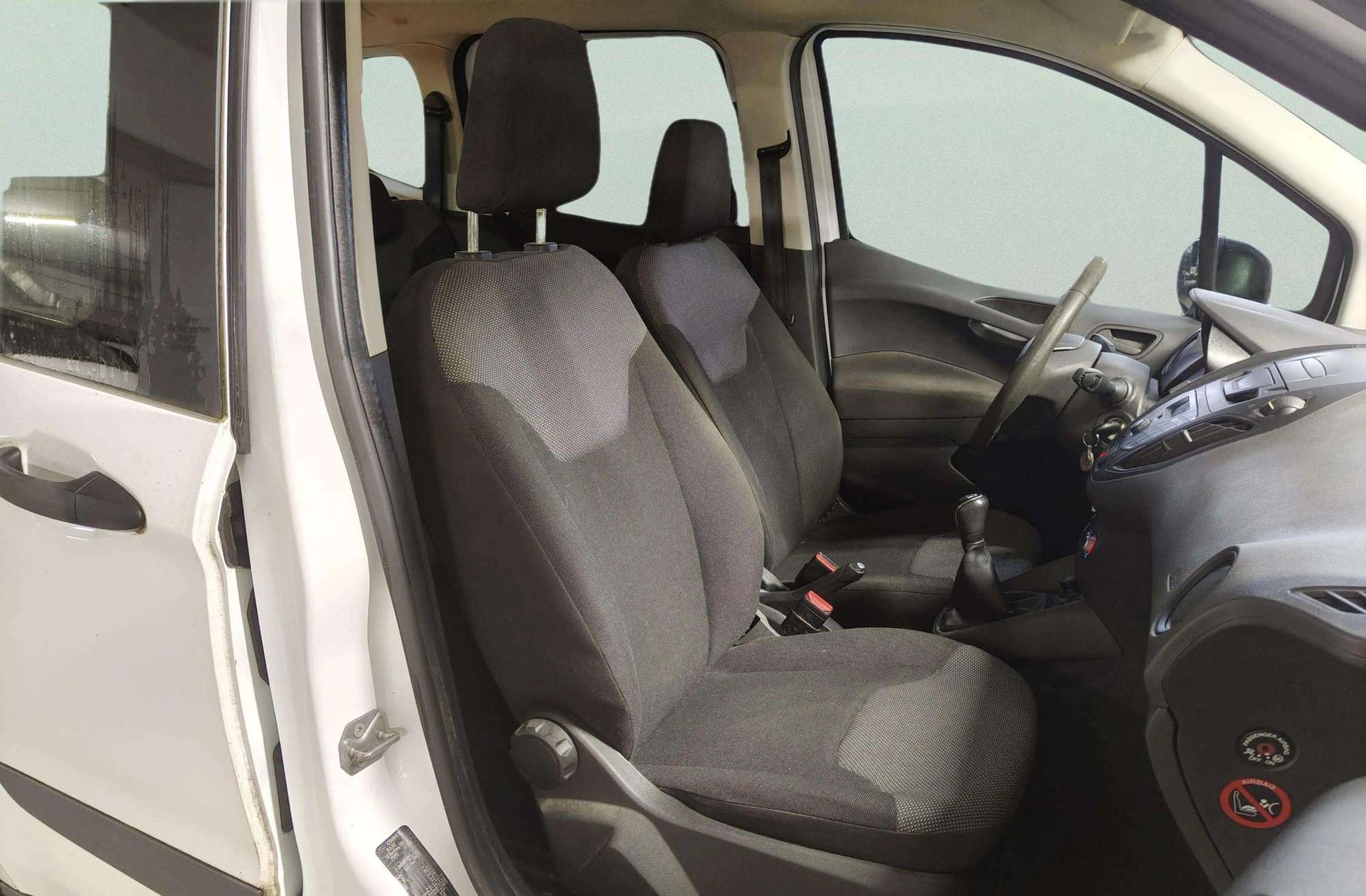 Ford Tourneo Courier 1.5 TDCi Ambiente - foto 13
