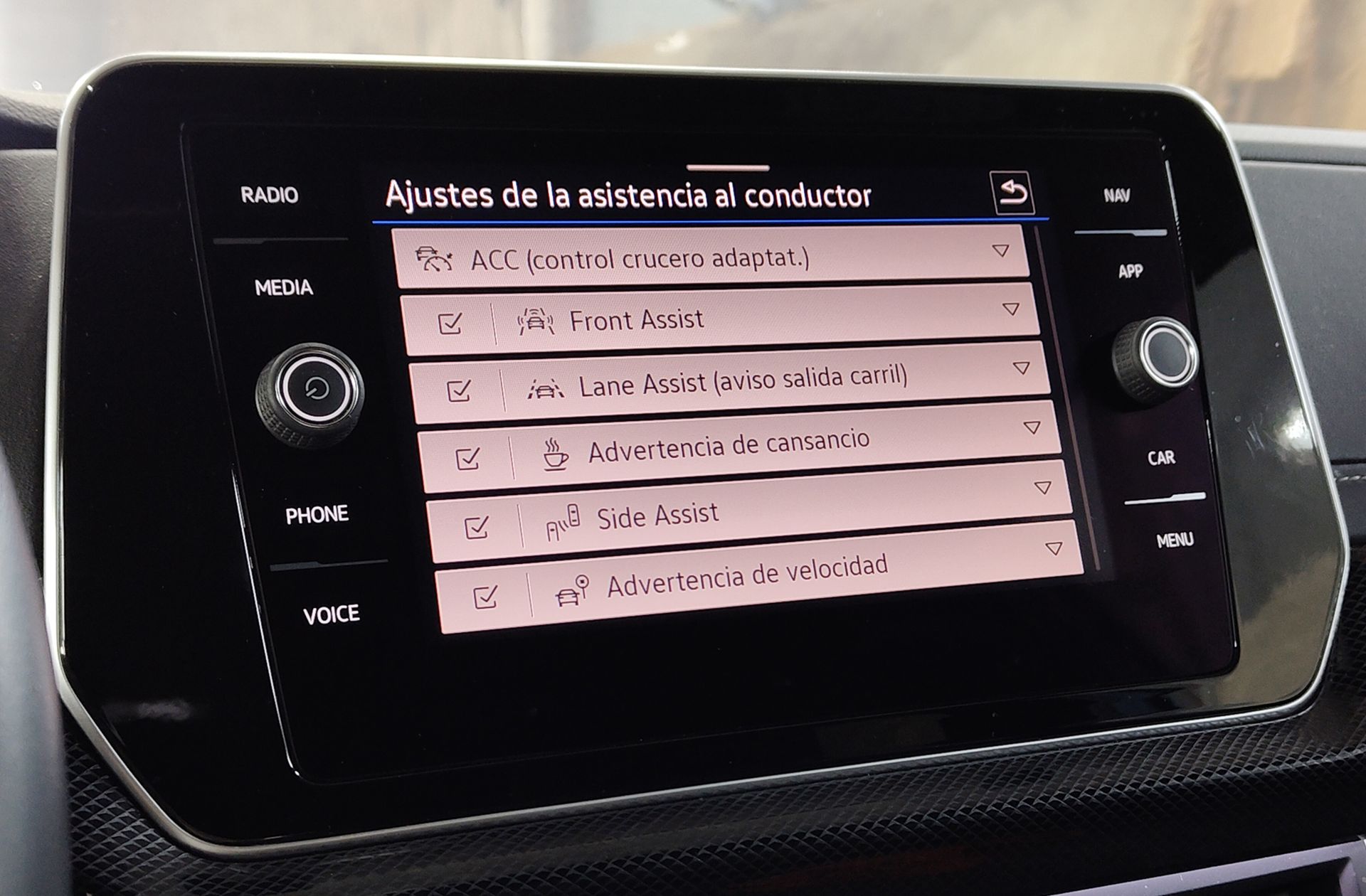 Volkswagen T-Cross R-Line 1.0 TSI DSG - foto 13