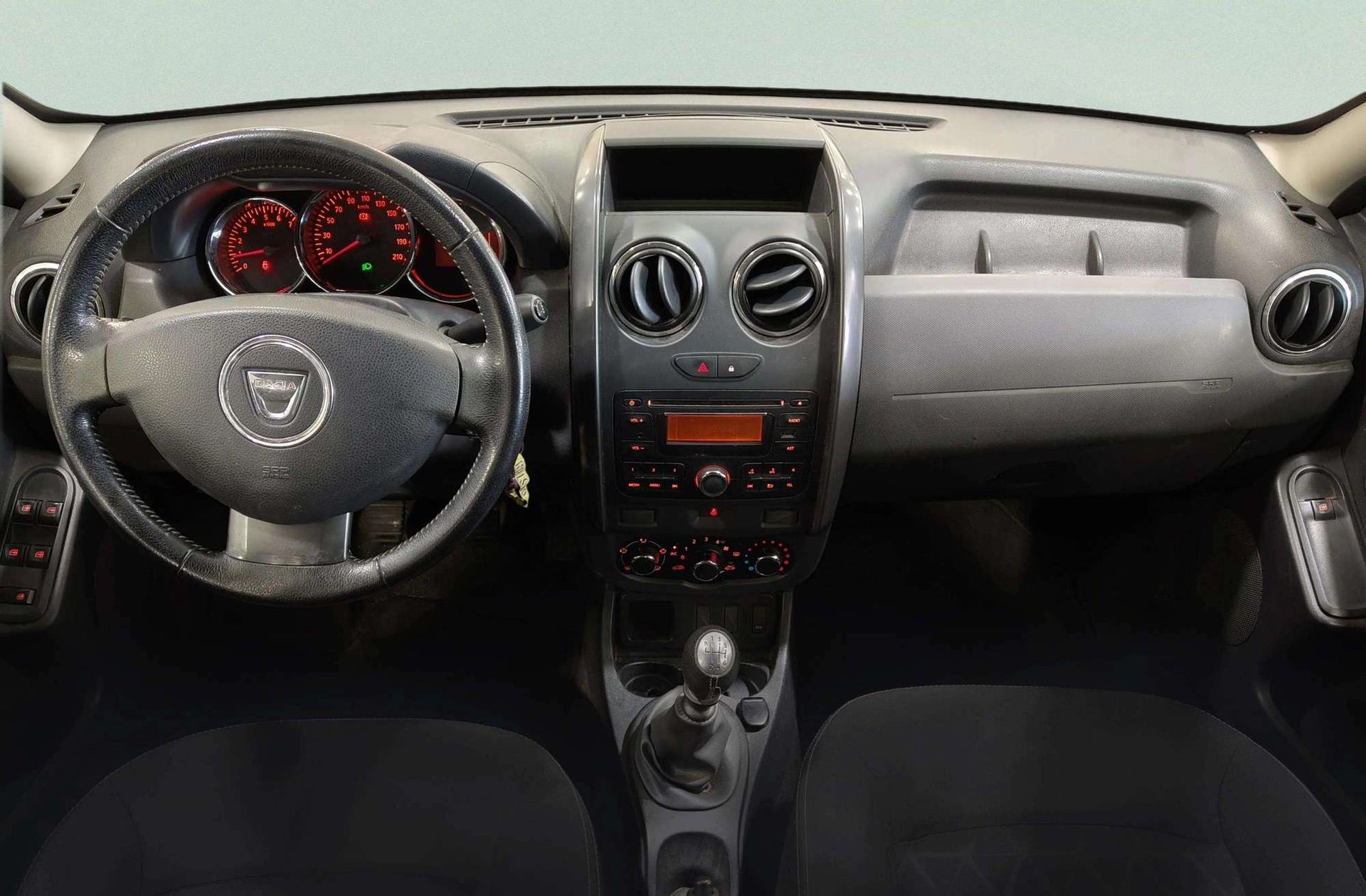 Dacia Duster Laureate dCi - foto 6