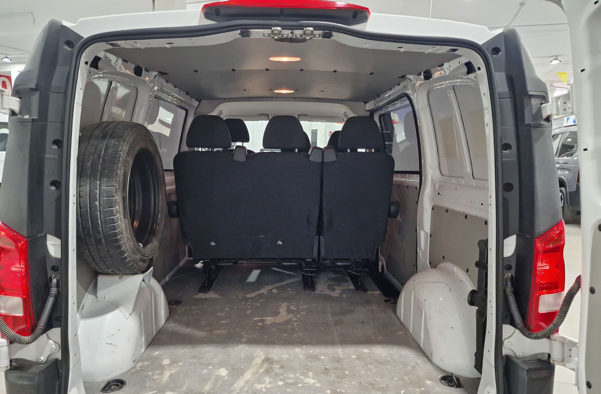 Mercedes-Benz Vito Mixto 111 CDI Larga - foto 11