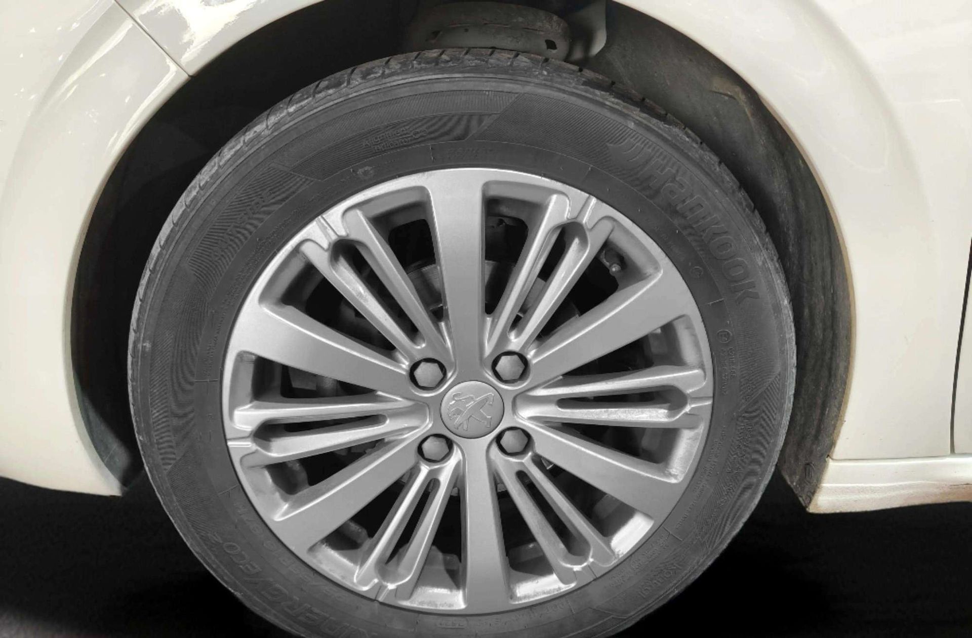 Peugeot 208 BlueHDi 100 Style - foto 31