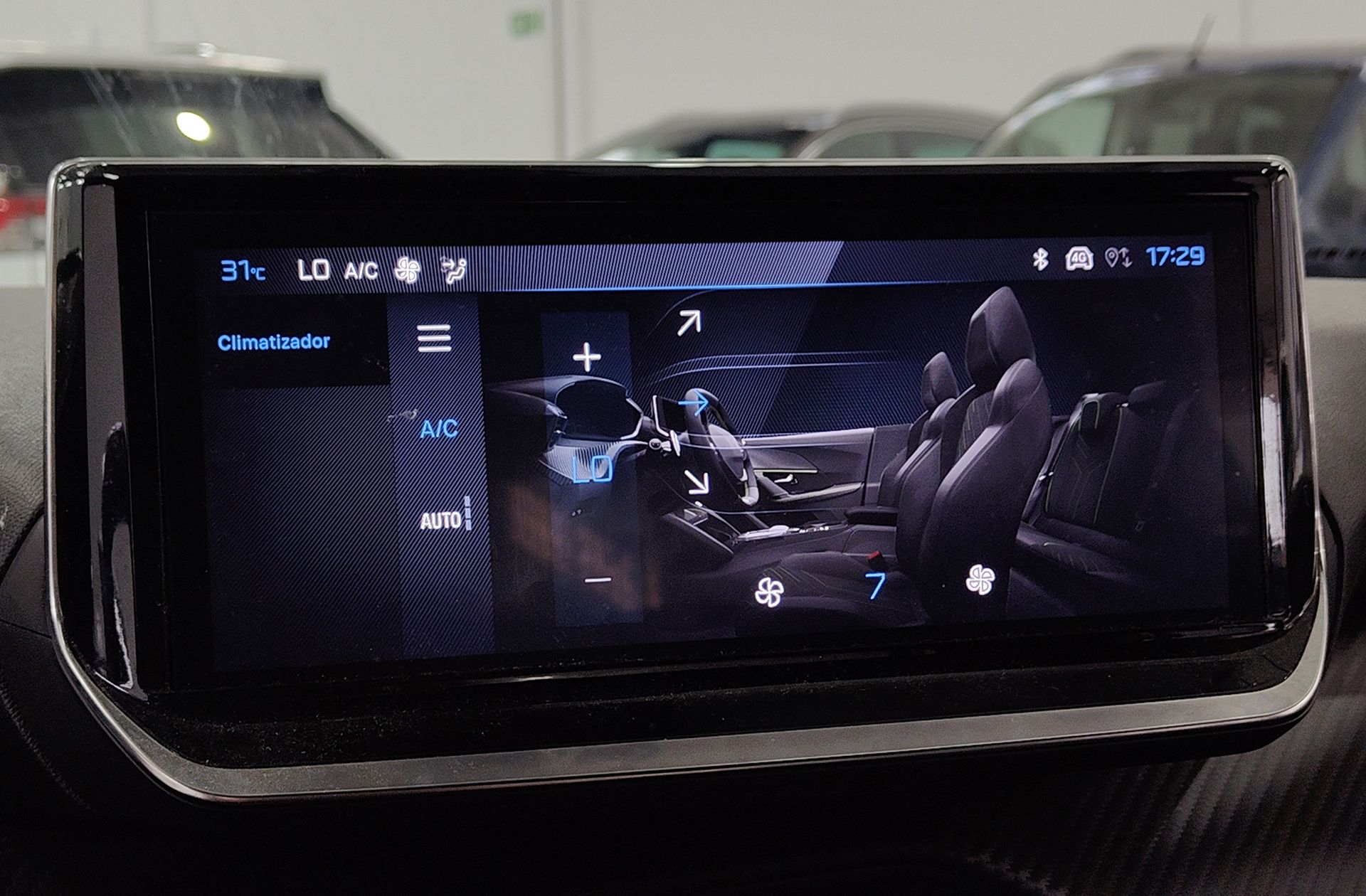 Peugeot 2008 PureTech 100 Allure - foto 31