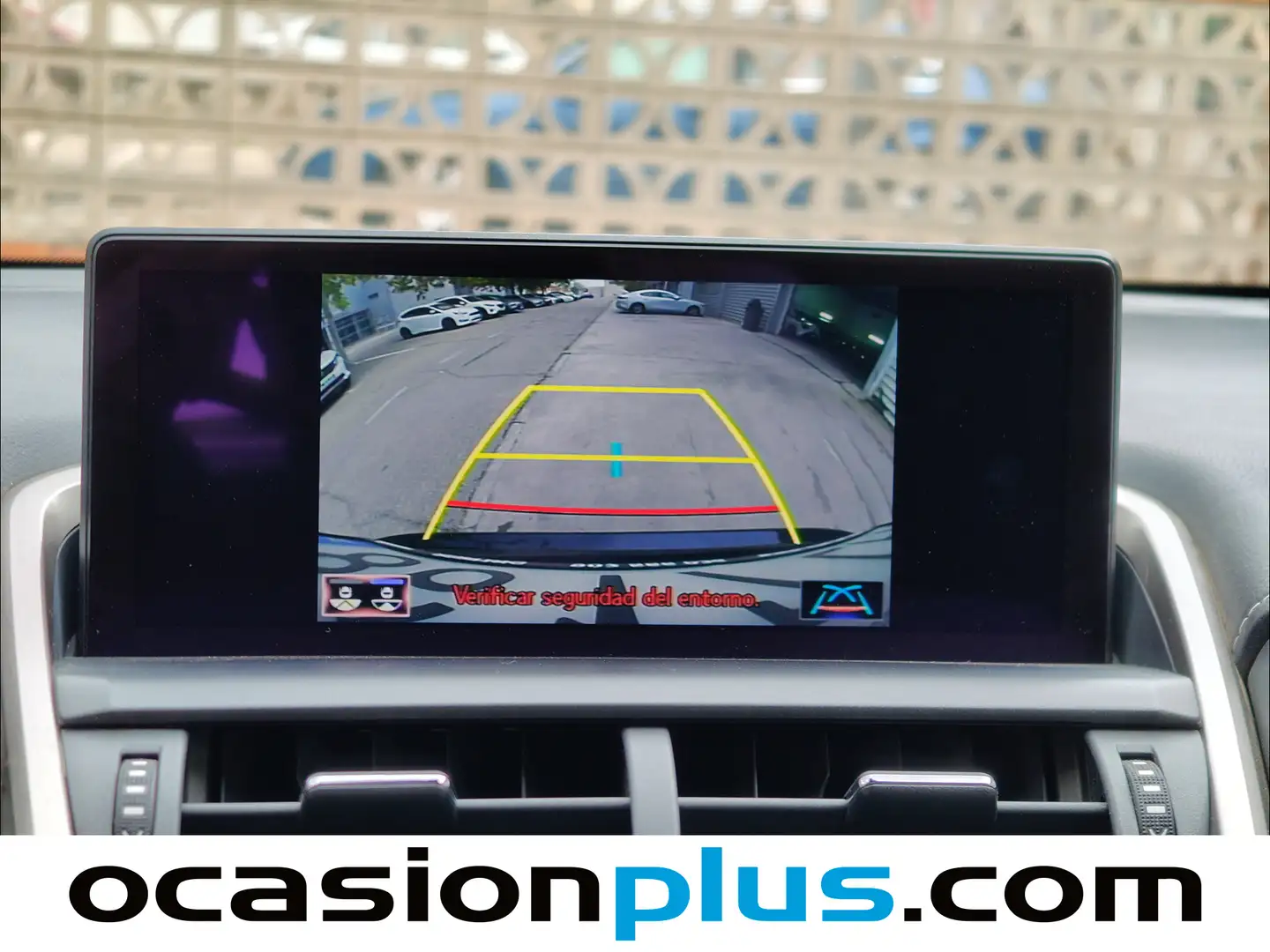 Foto Lexus NX Lexus NX 300h Business Navigation 2WD (197 CV)