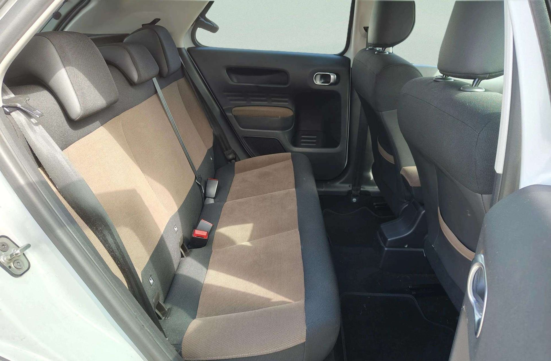 Citroën C4 Cactus e-HDI 92 Shine ETG6 - foto 15