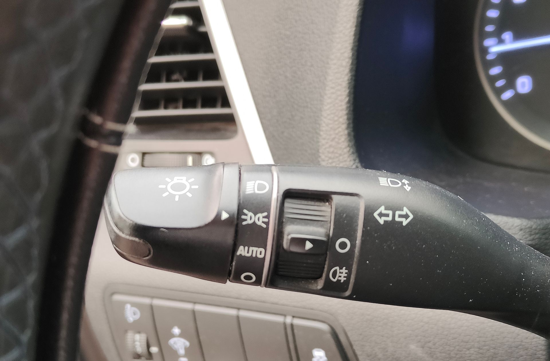 Hyundai Tucson 1.6 GDI BlueDrive Essence 4x2 - foto 22