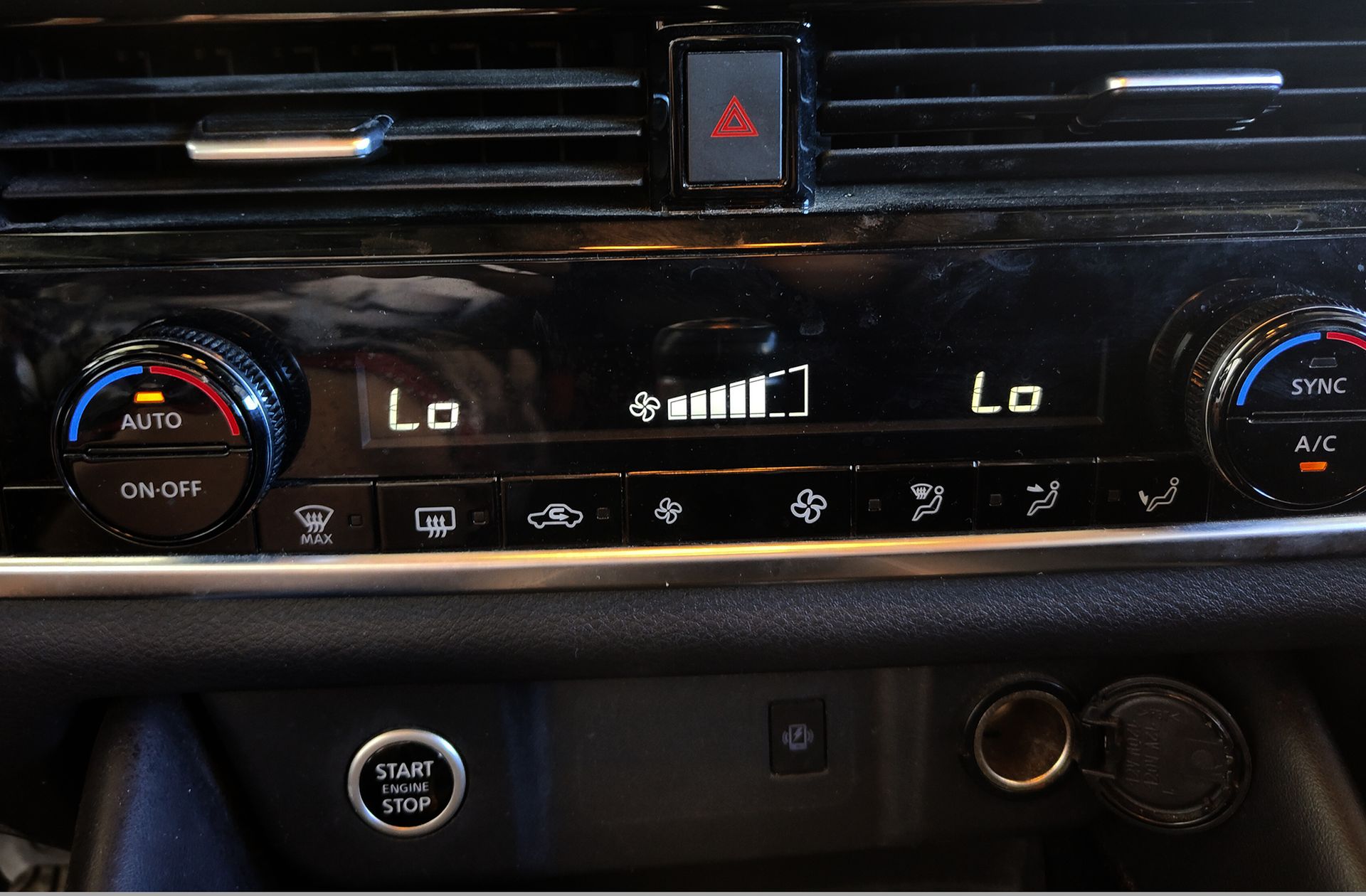 Nissan Qashqai DIG-T 140 N-Connecta - foto 36