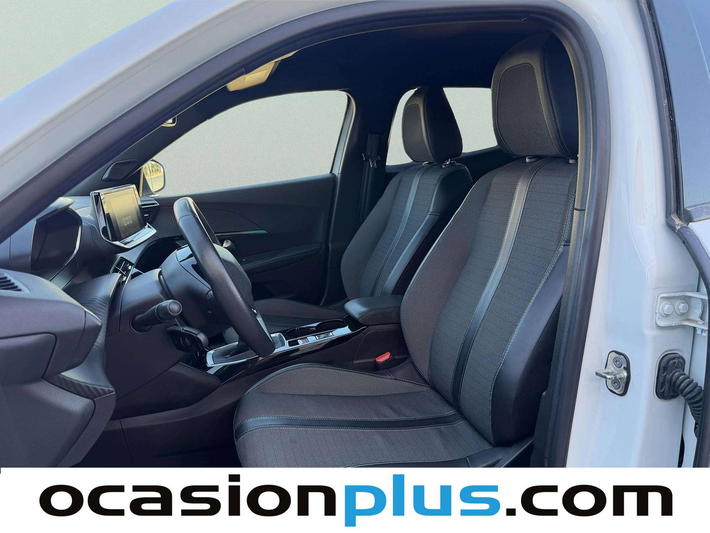 Foto asientos delanteros Peugeot 2008 Peugeot 2008 PureTech 100 S&S Allure (100 CV)