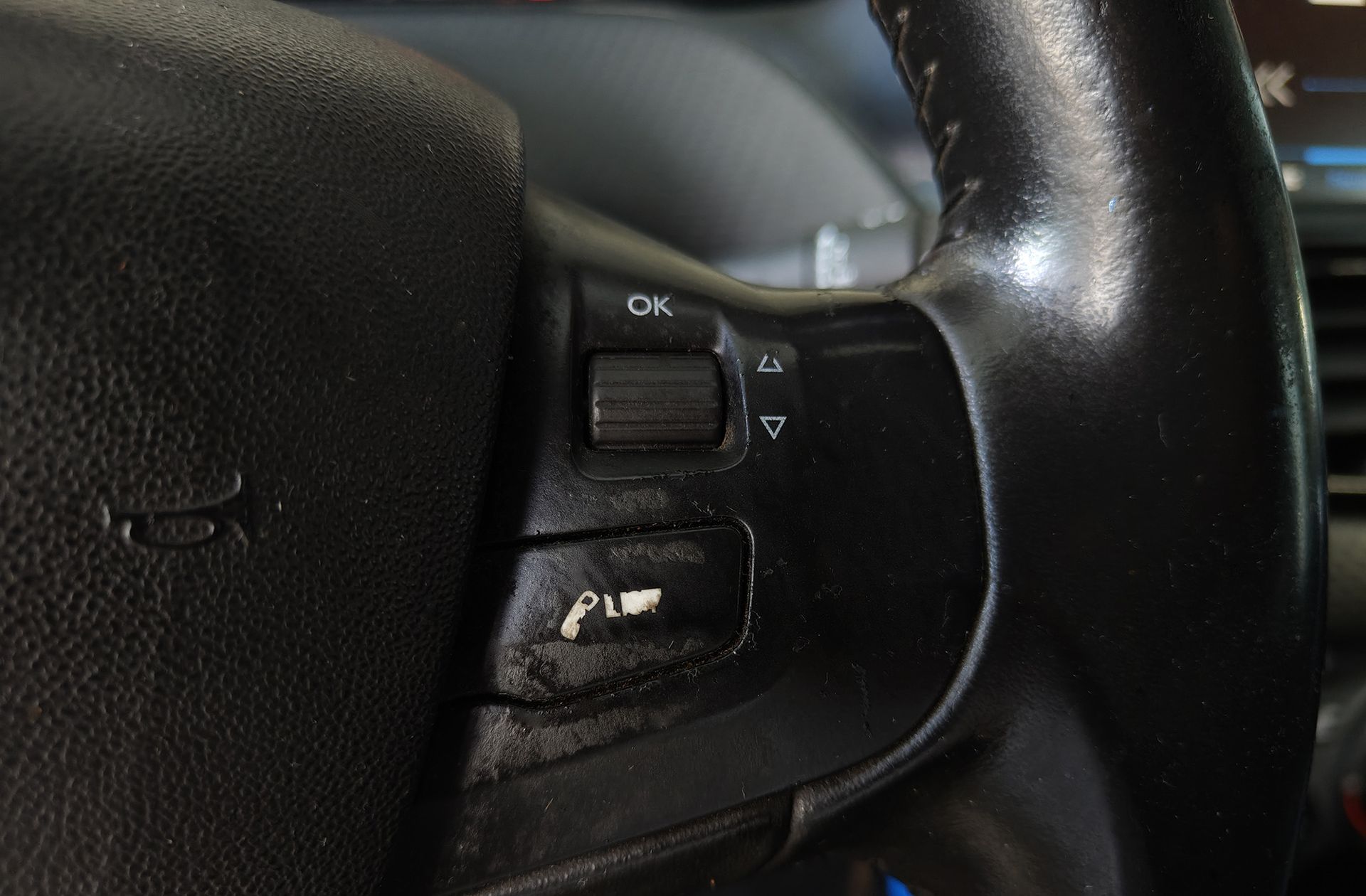 Peugeot 208 1.6 BlueHDi Style S - foto 23