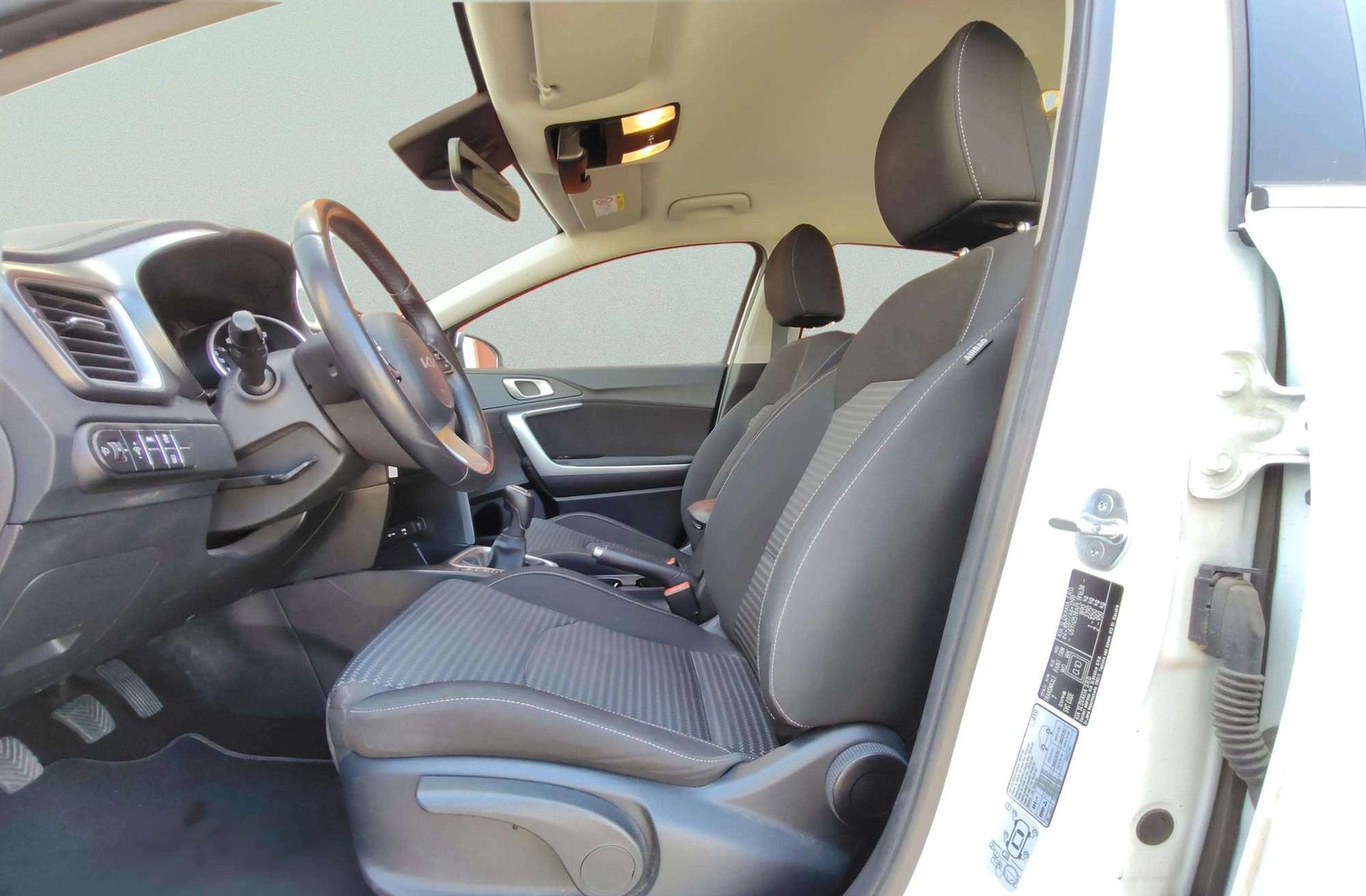 Kia Ceed 1.6 MHEV iMT Drive - foto 11