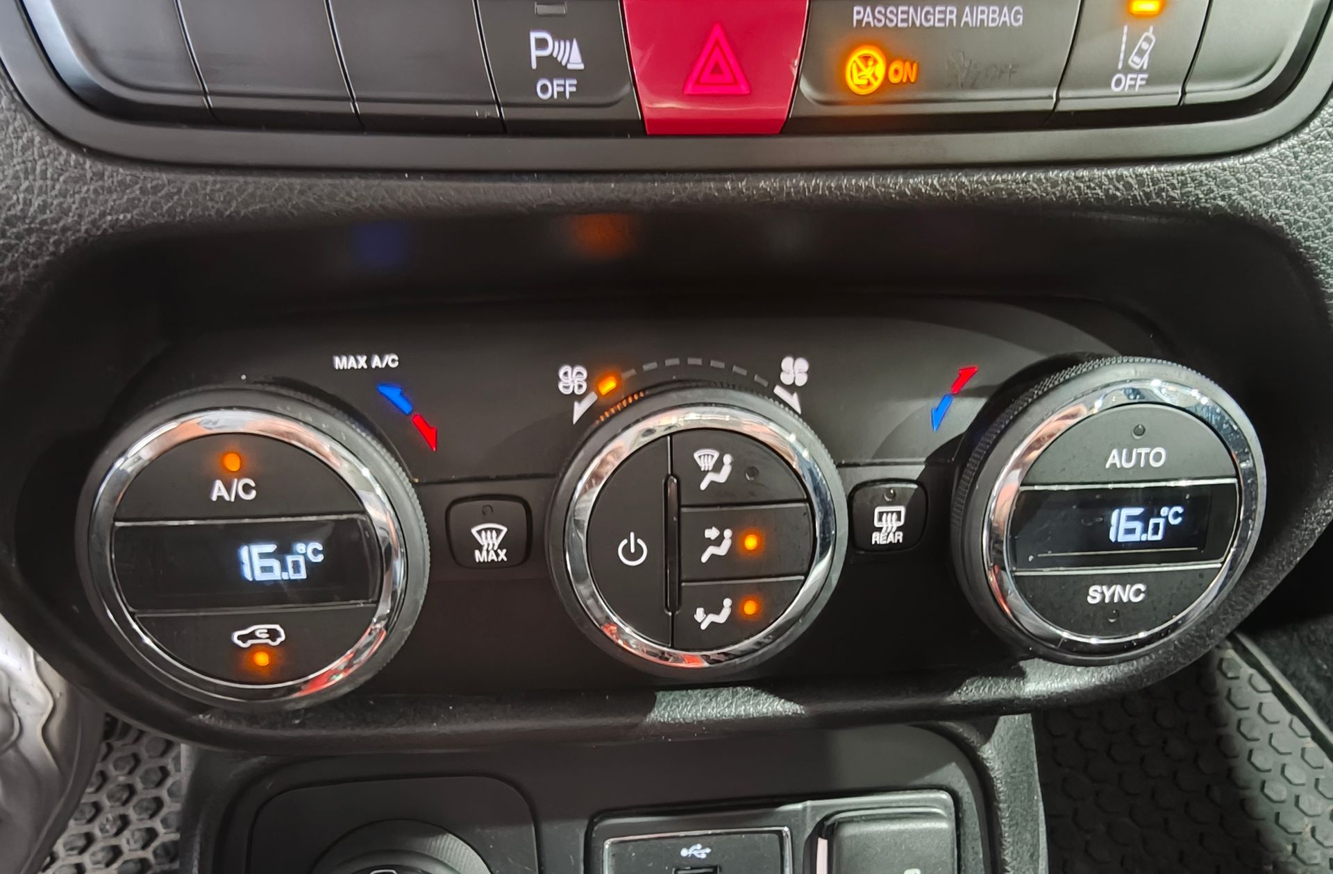 Jeep Renegade 2.0 MultiJet Trailhawk 4x4 AD Low - foto 36