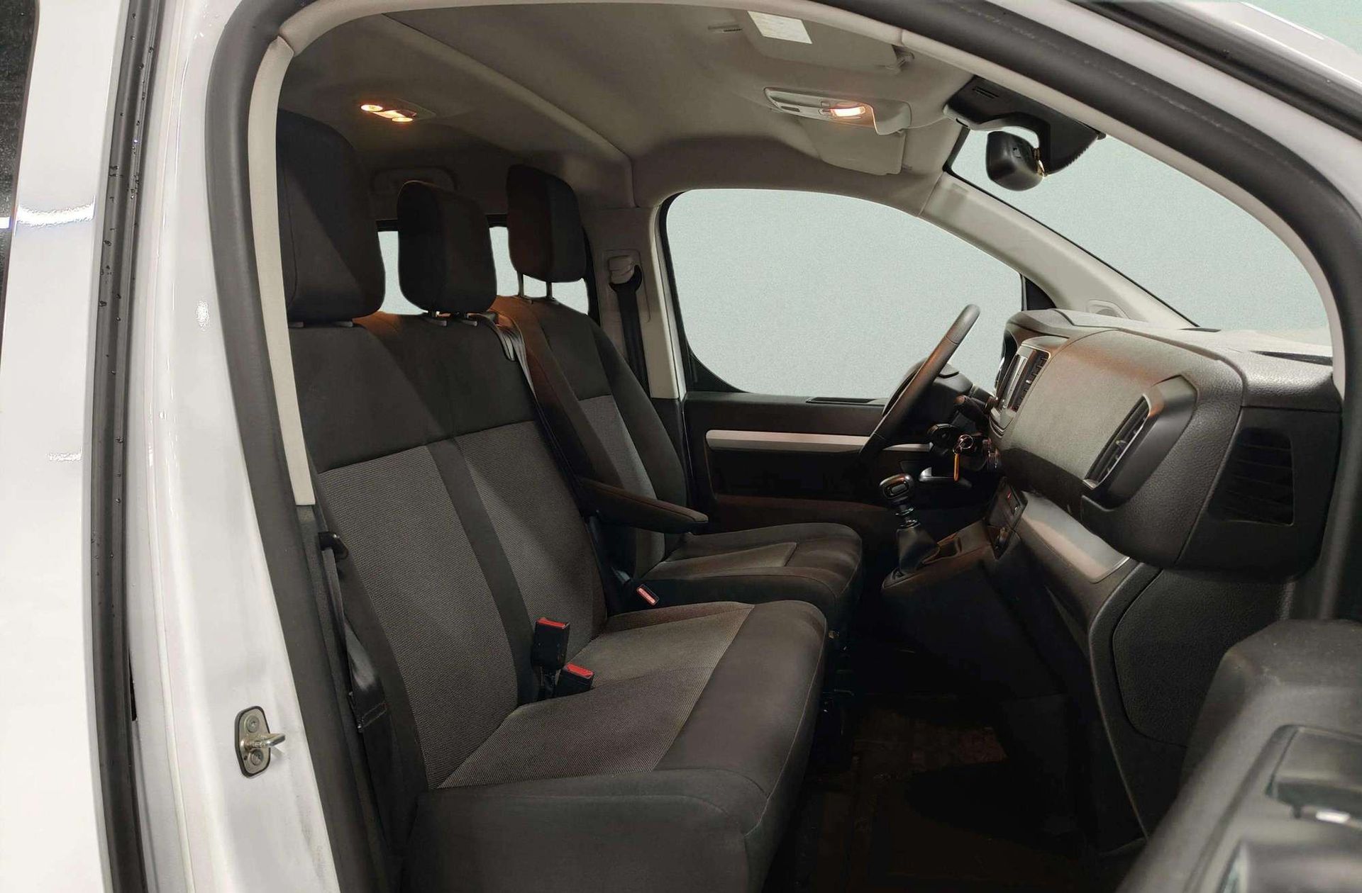 Toyota Proace Verso 2.0D VX Plus Shuttle L1 9 plazas - foto 18