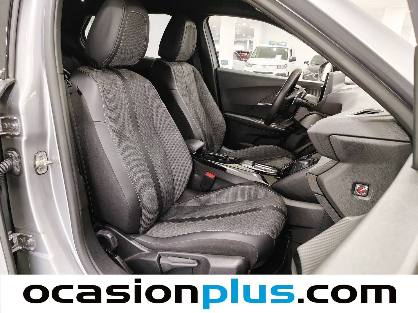 Peugeot 2008 Peugeot 2008 Allure Hybrid eDCS6 (145 CV) km 0