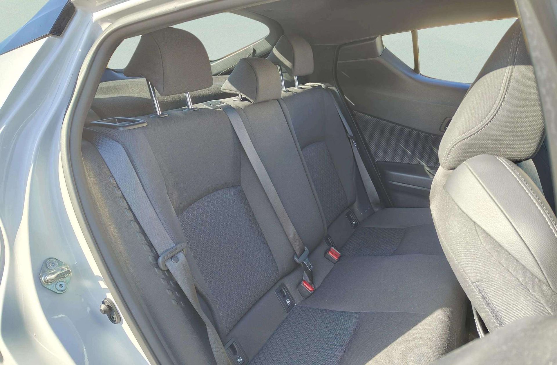 Toyota C-HR 180H Advance - foto 17