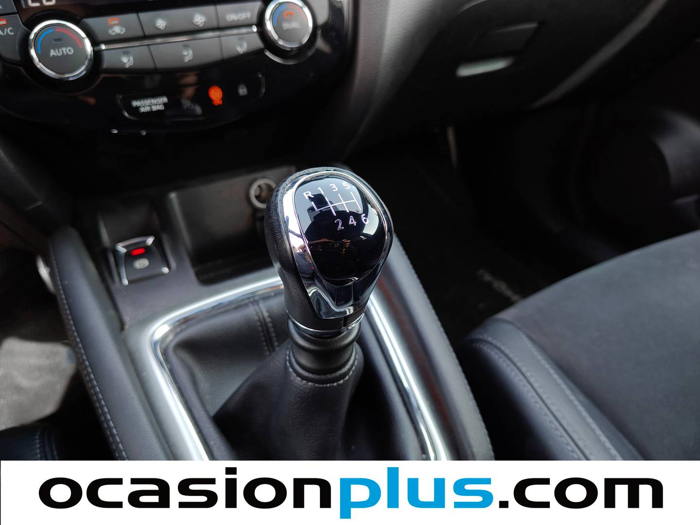 Nissan QASHQAI Nissan Qashqai 1.2 DIG-T N-Vision 4x2 (115 CV) de segunda mano
